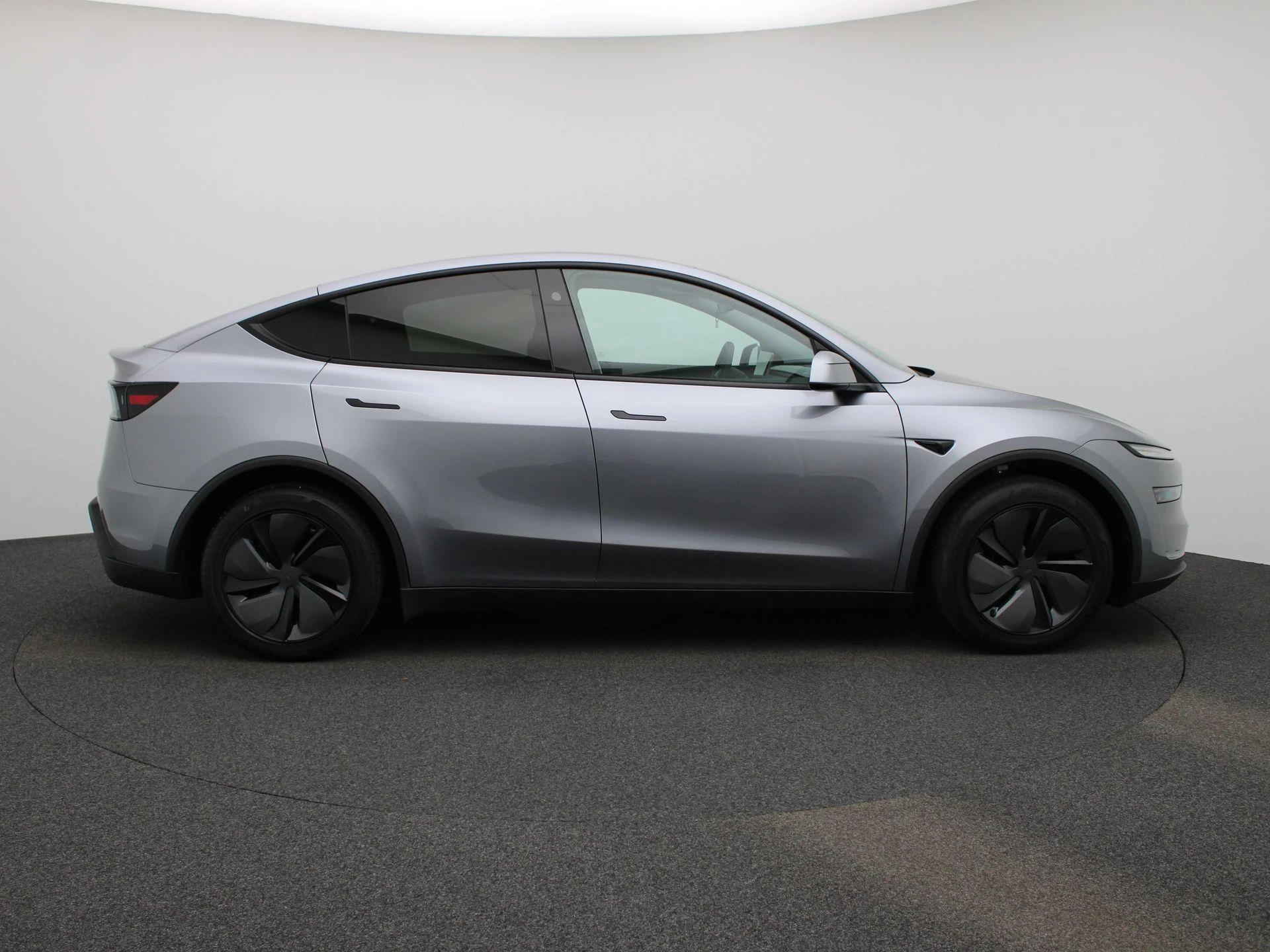 Tesla-Model Y-image-5