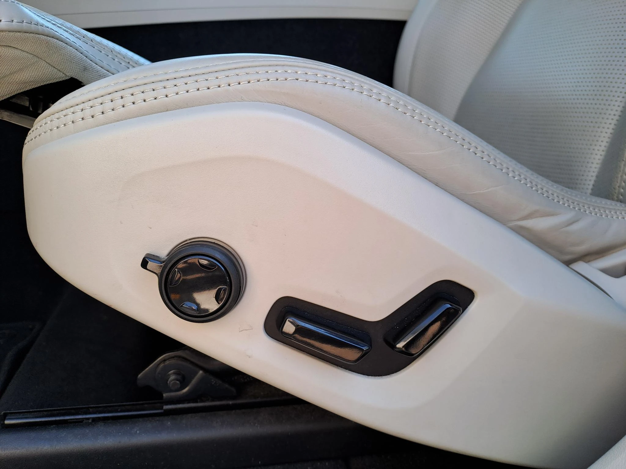 Volvo-XC60-image-9