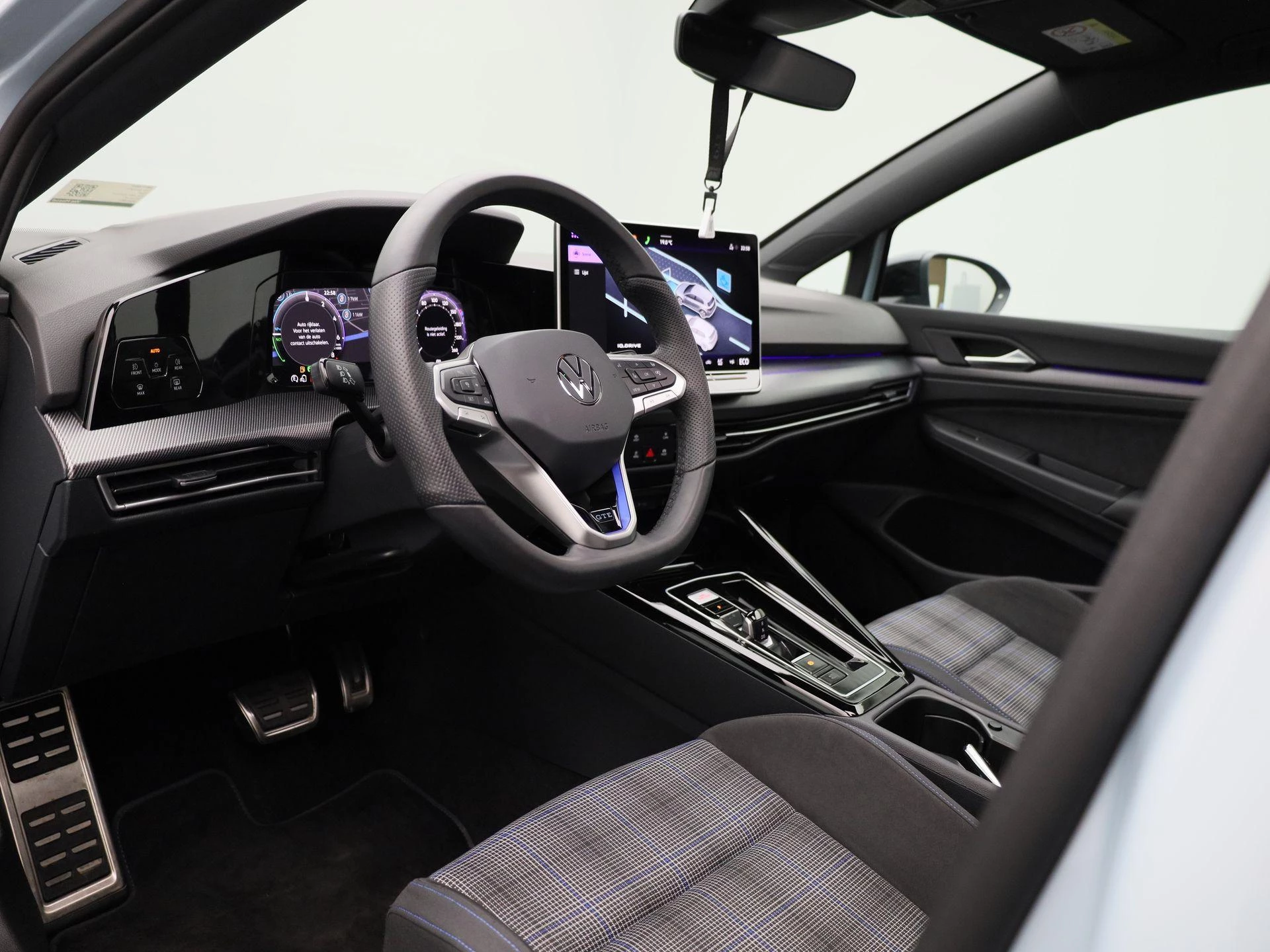 Volkswagen-Golf-image-34