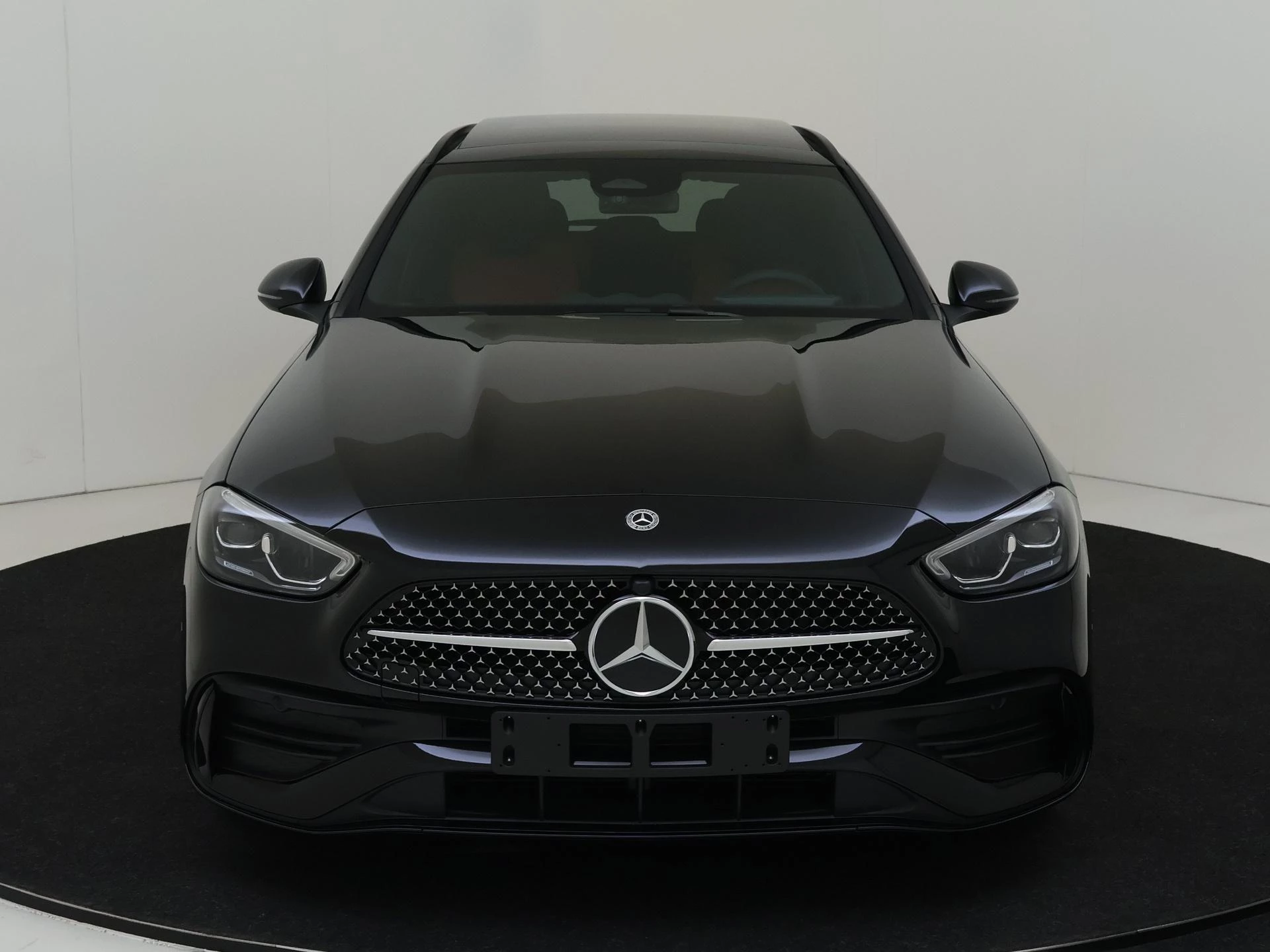 Mercedes-Benz-C-Klasse-image-8