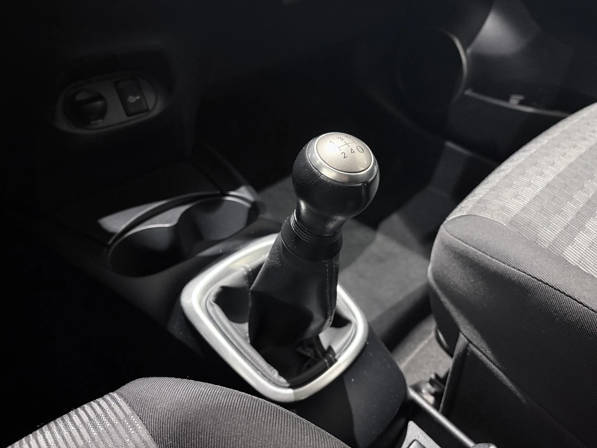 Toyota-Yaris-image-25