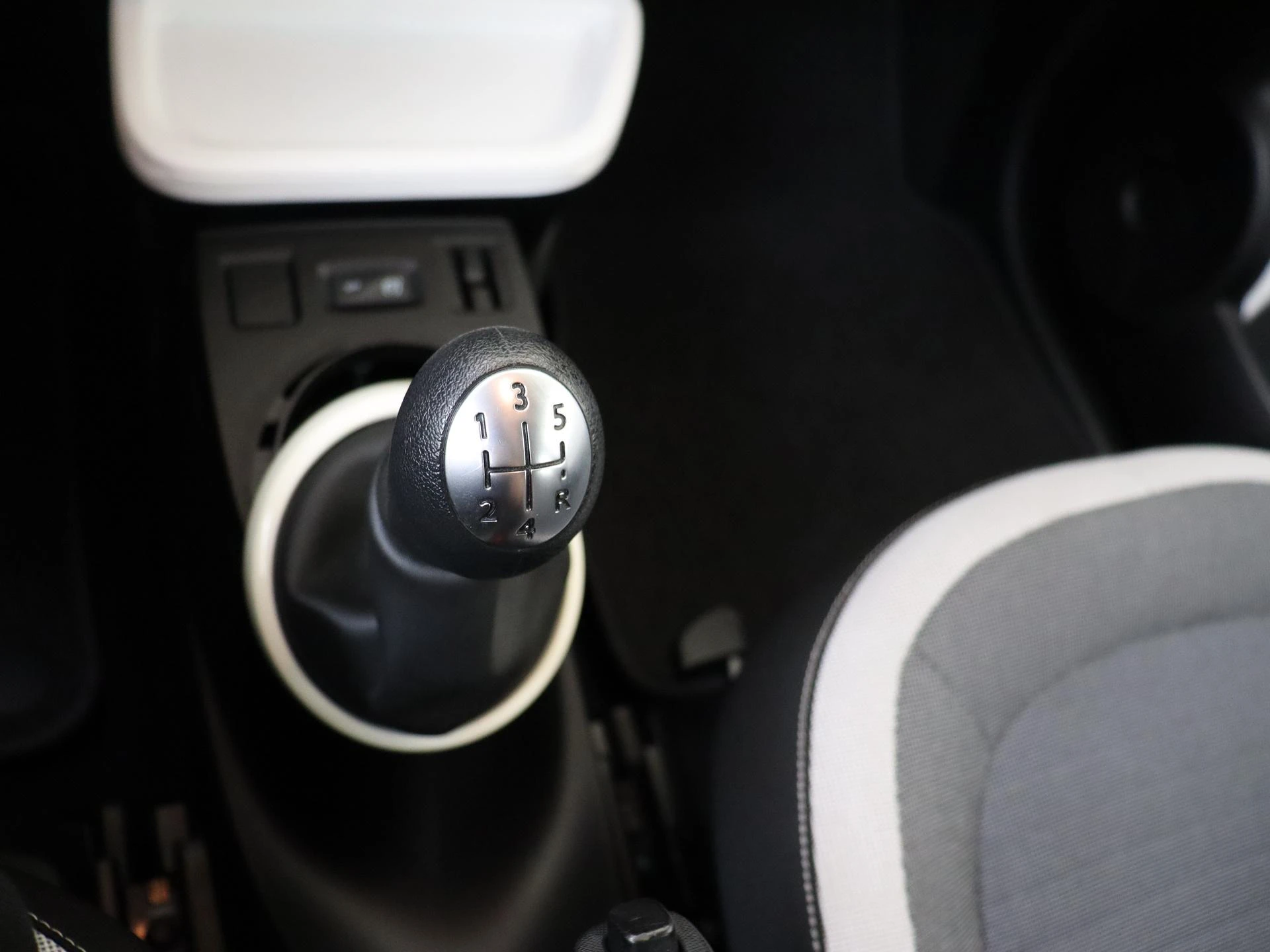 Renault-Twingo-image-13