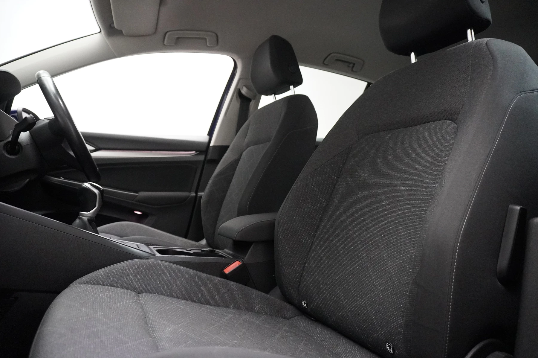 Volkswagen-Golf-image-10