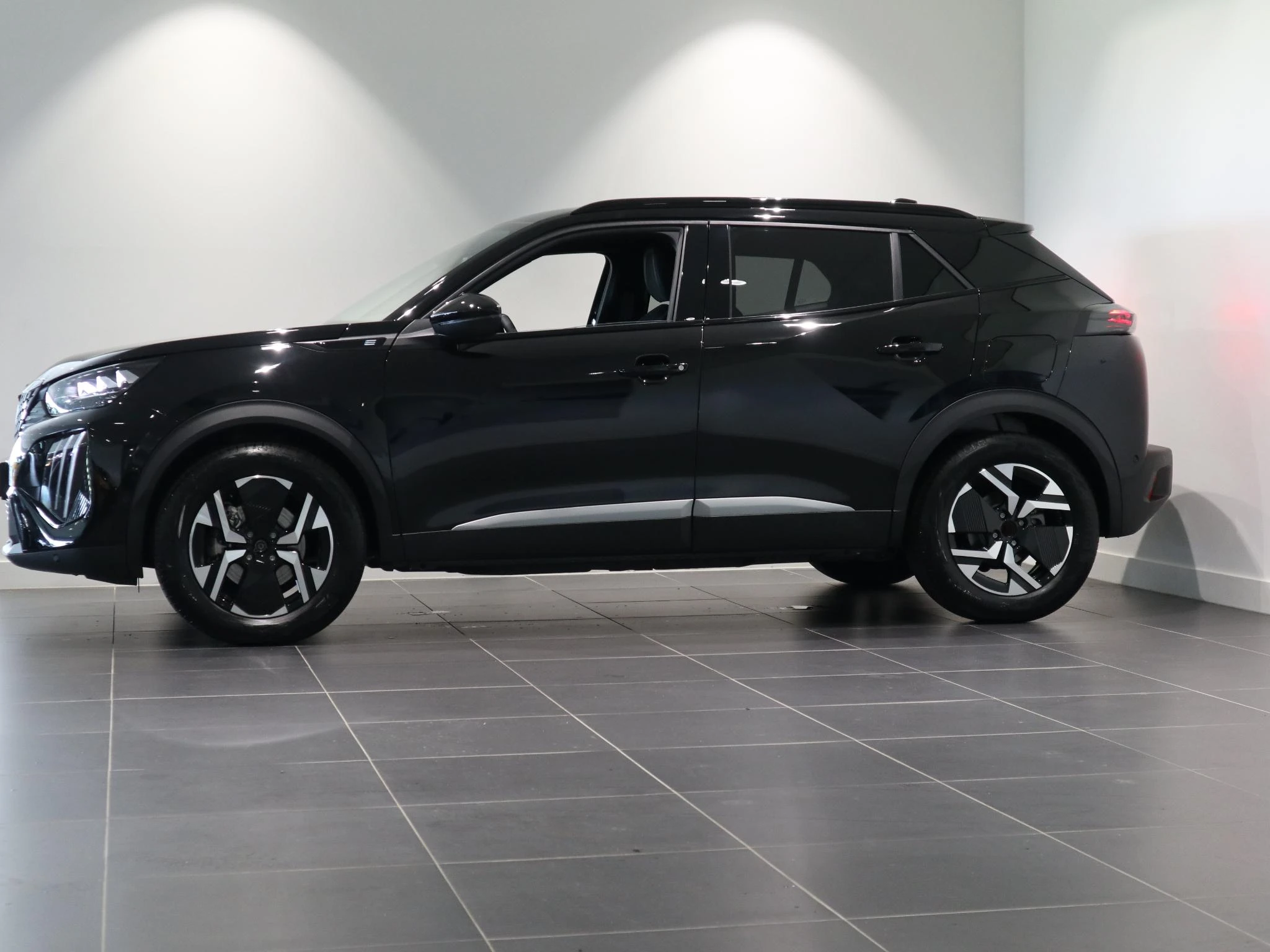 Peugeot-2008-image-2