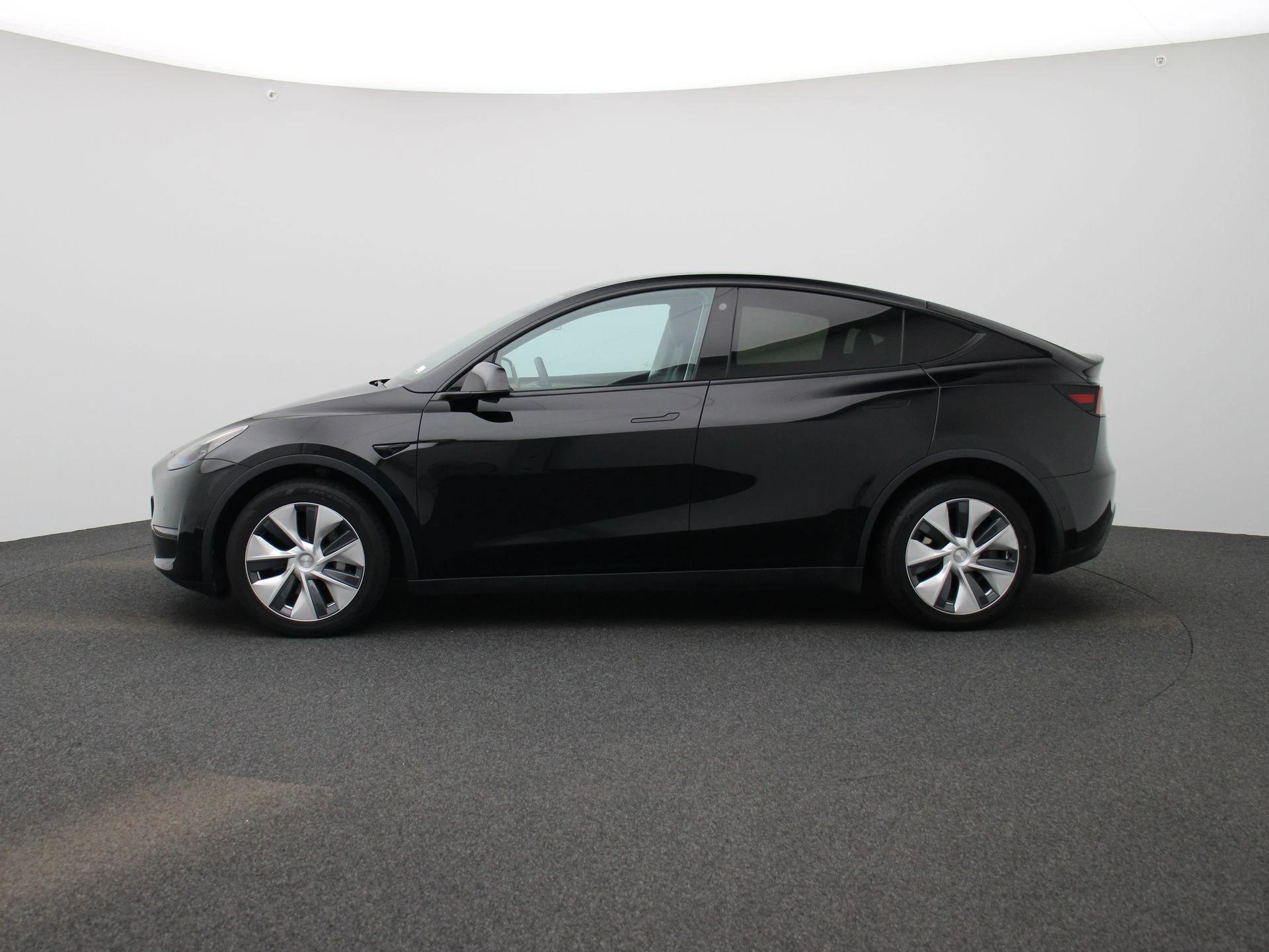 Tesla-Model Y-image-3