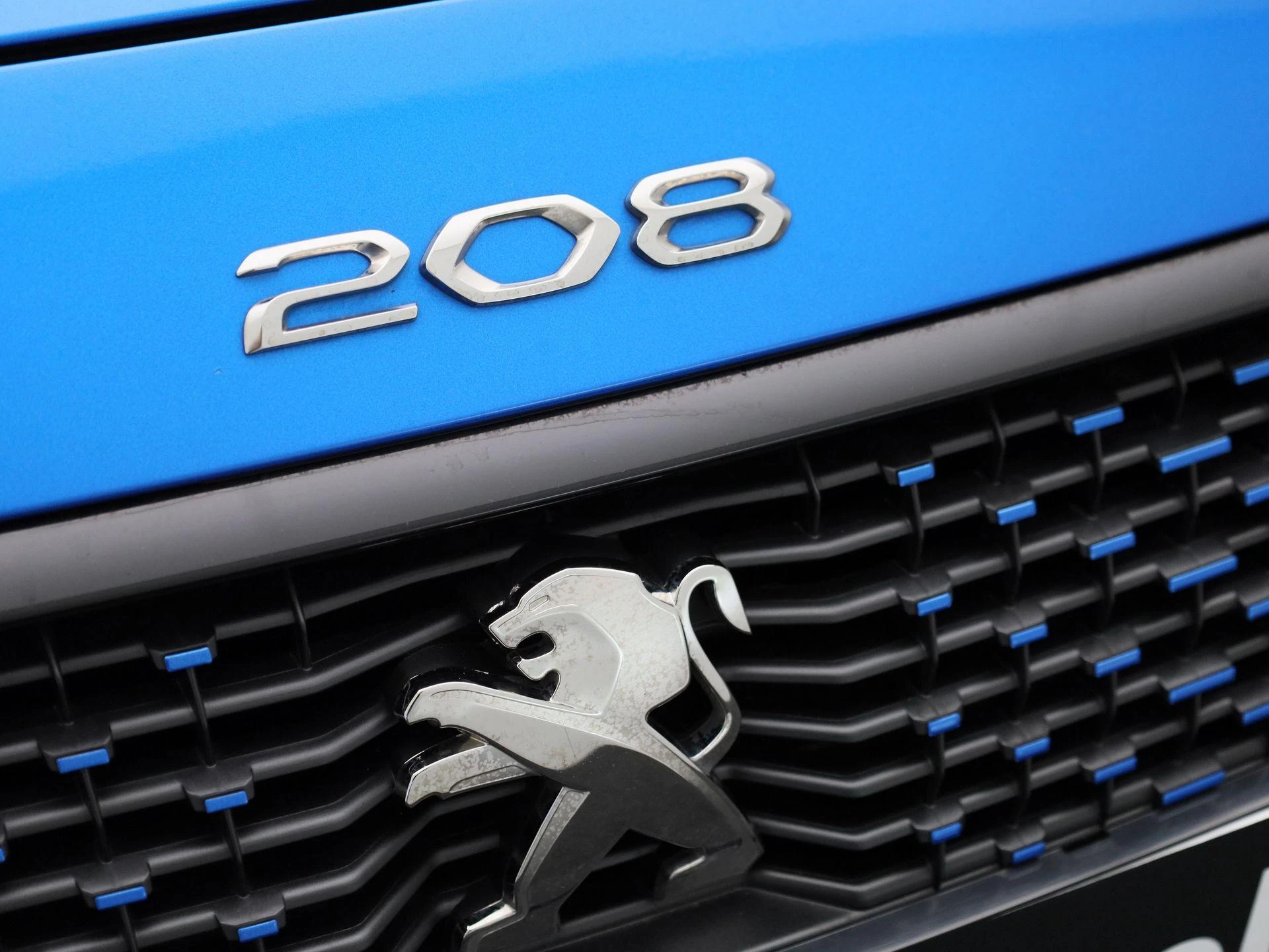 Peugeot-e-208-image-32