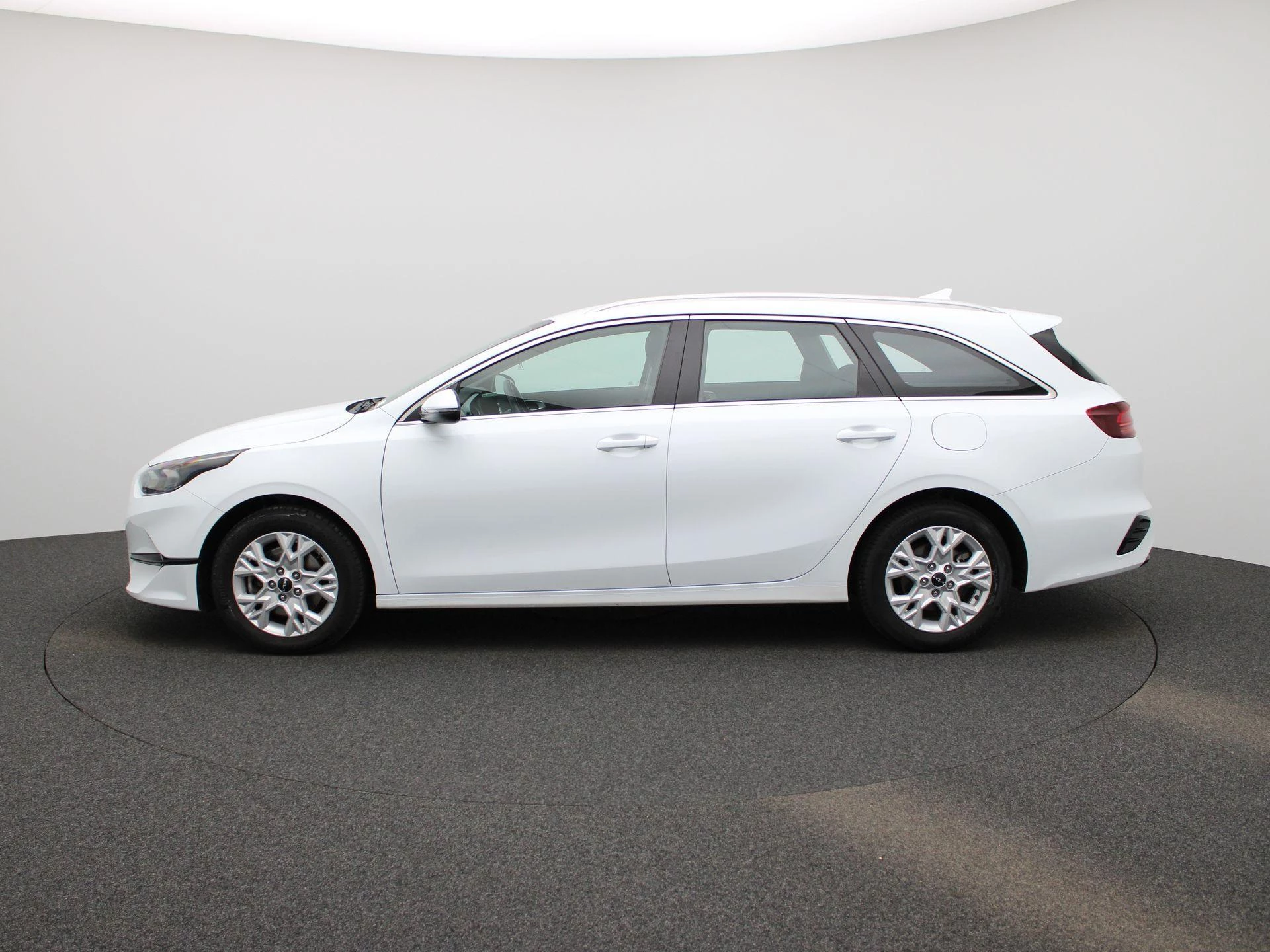 Kia-Ceed Sportswagon-image-4