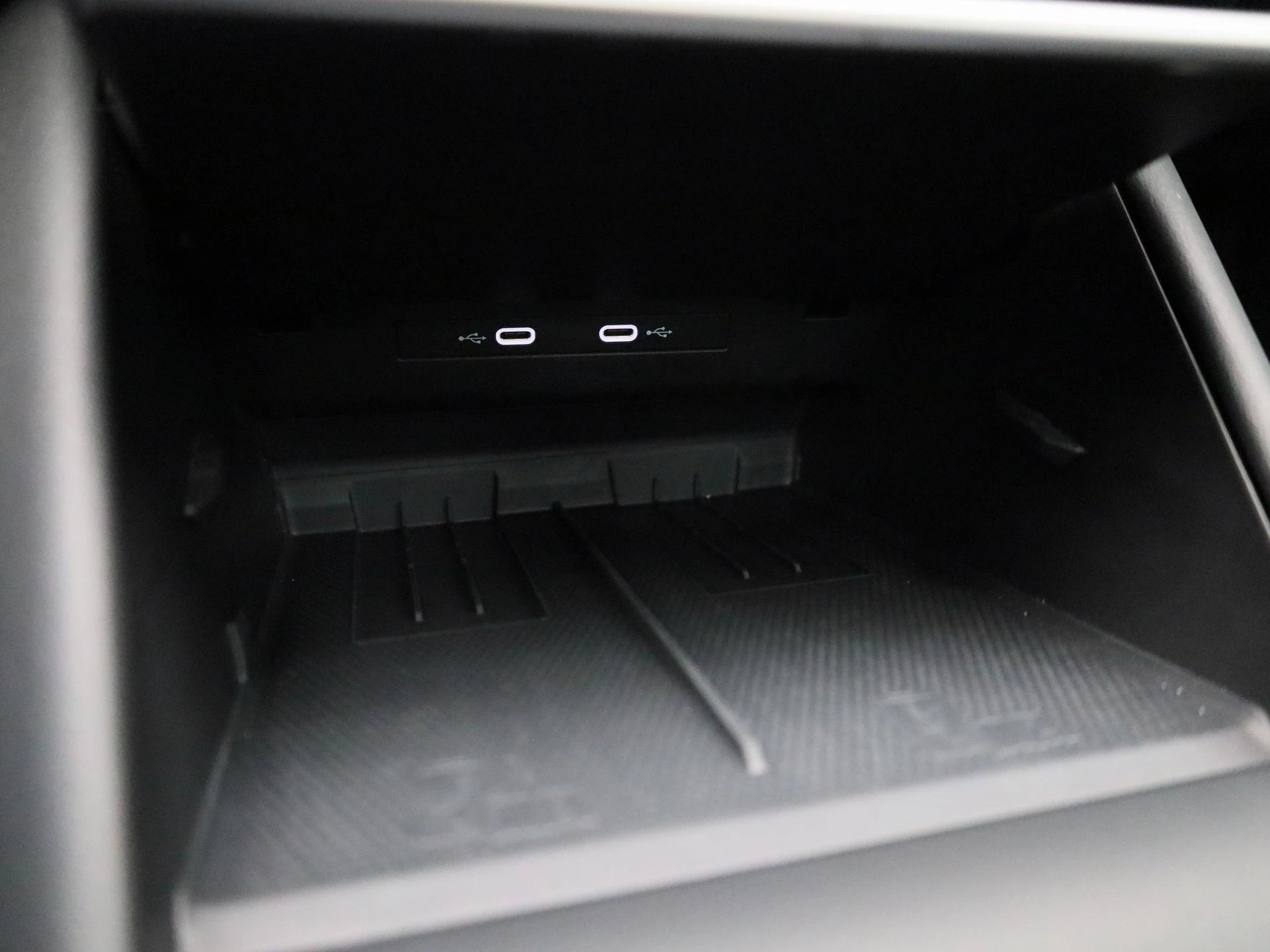 Volkswagen-Tiguan-image-27