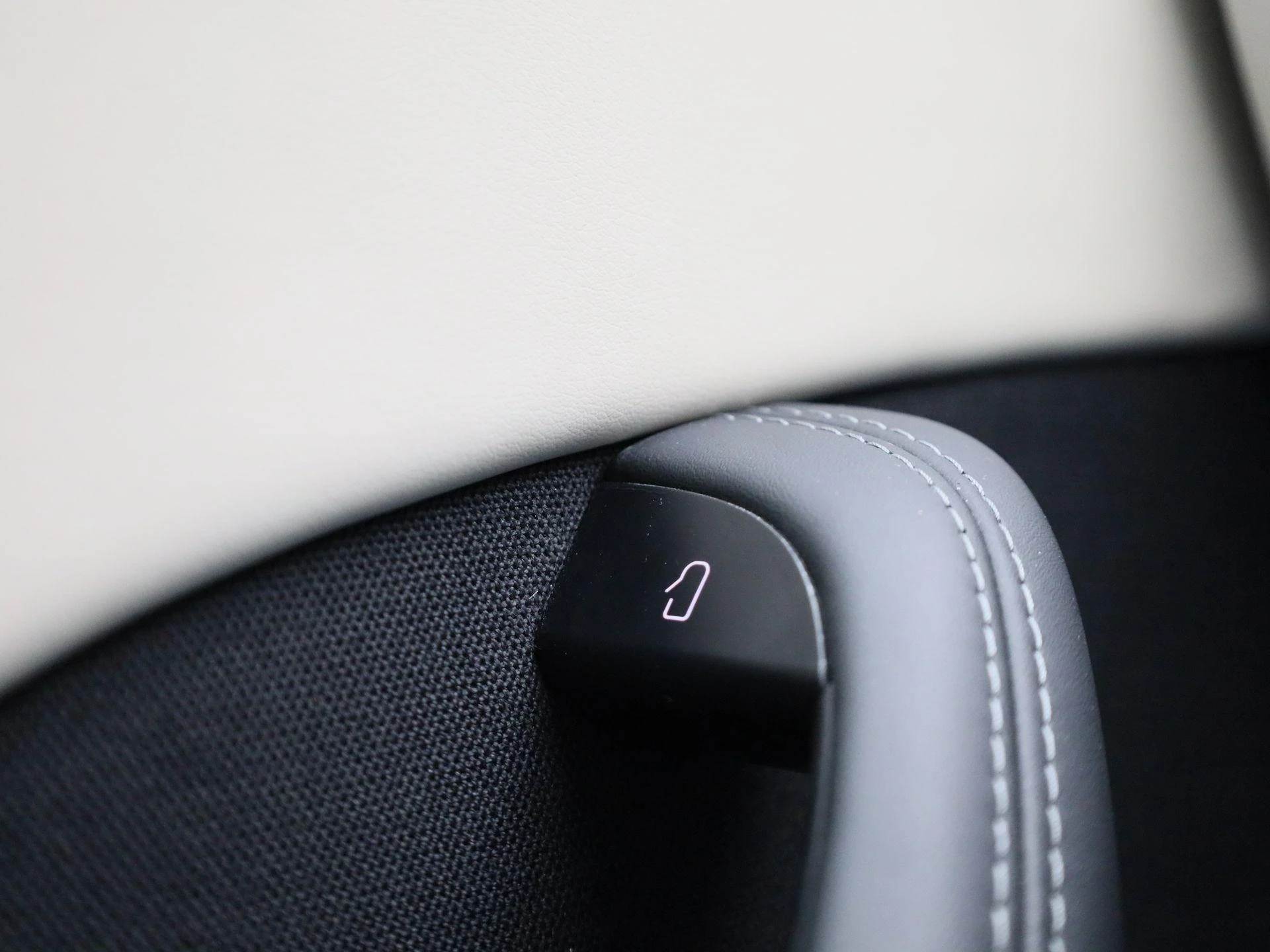 Tesla-Model S-image-36