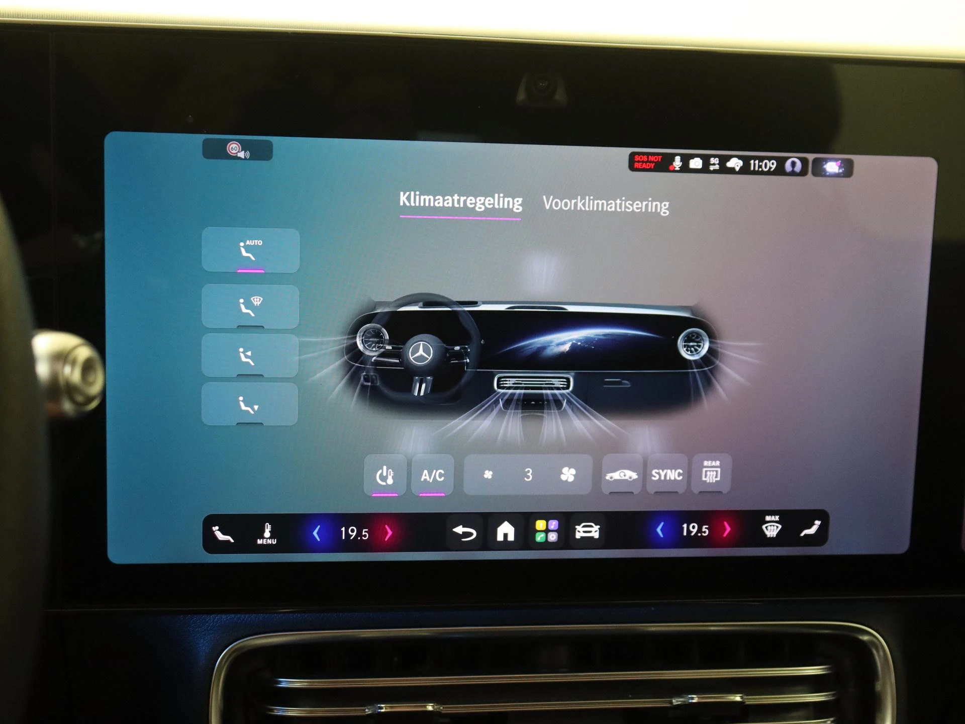 Mercedes-Benz-GLB-image-17