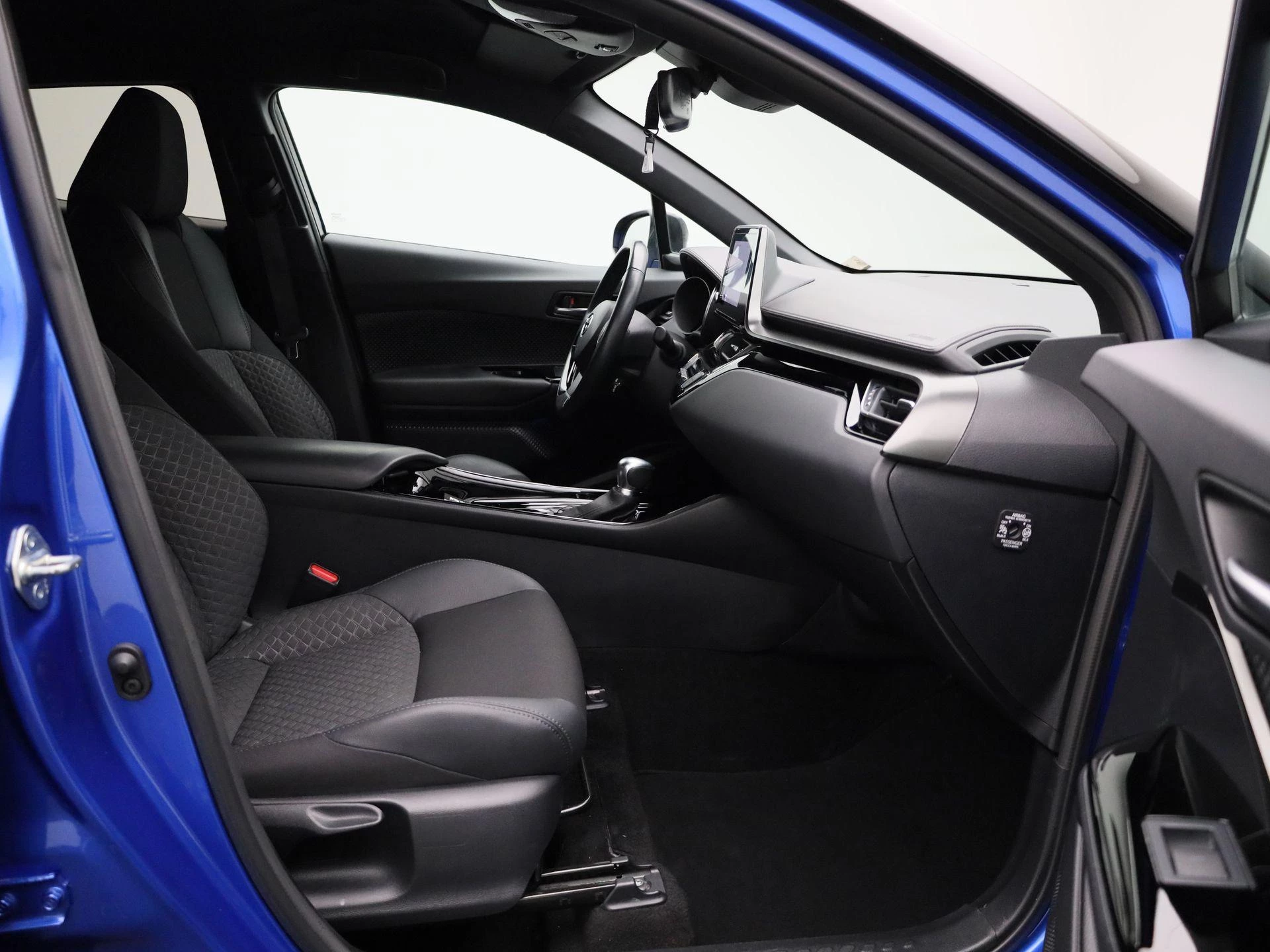 Toyota-C-HR-image-31
