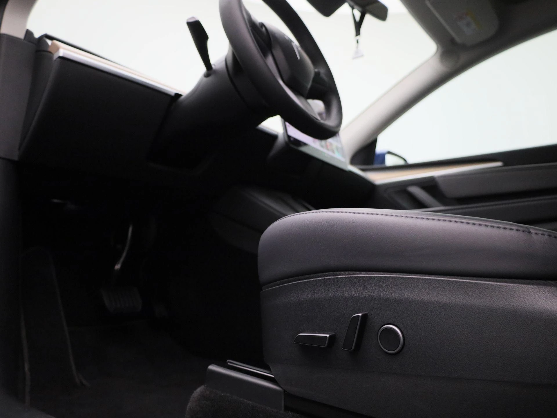 Tesla-Model Y-image-42