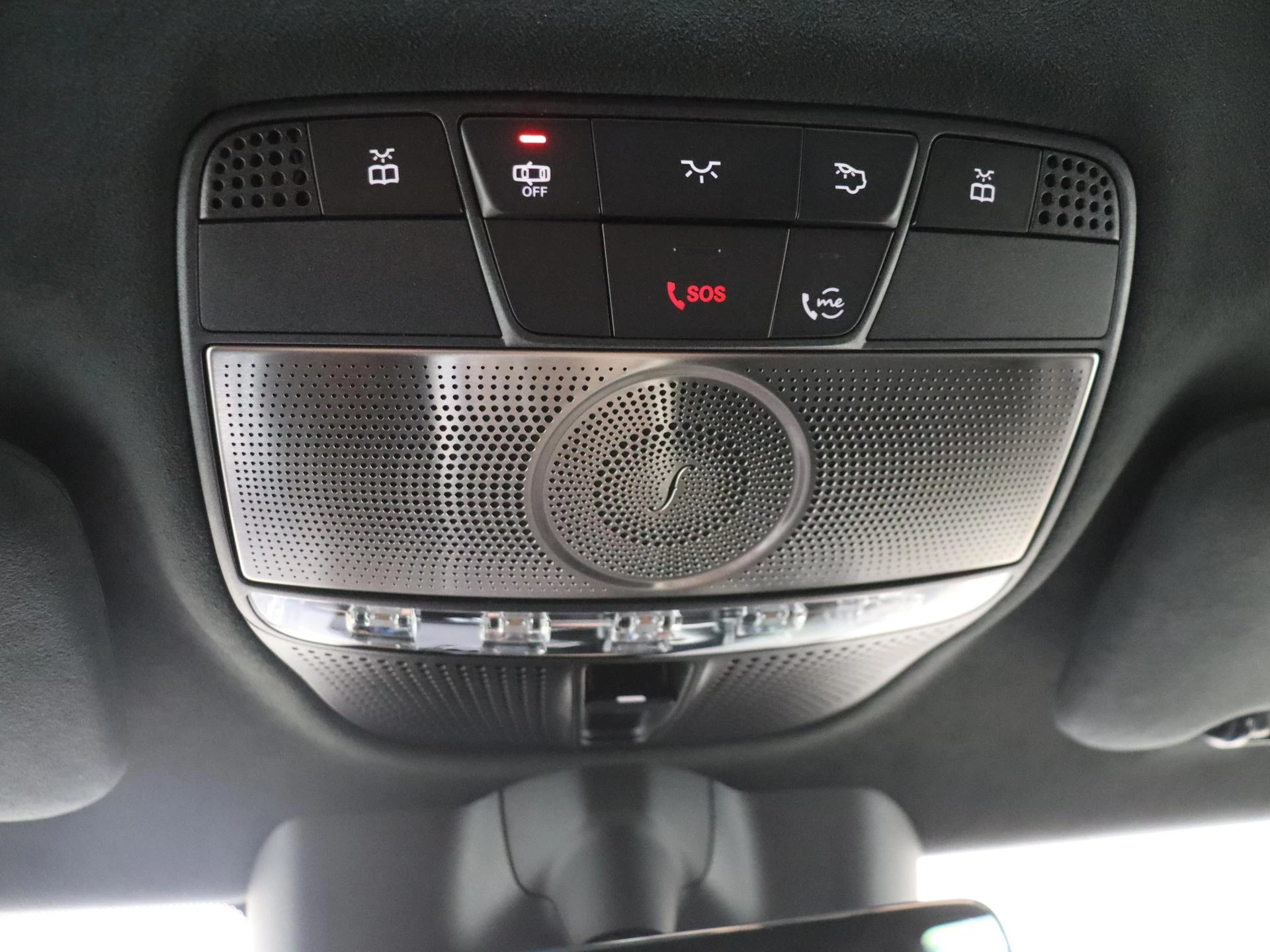 Mercedes-Benz-G-Klasse-image-22