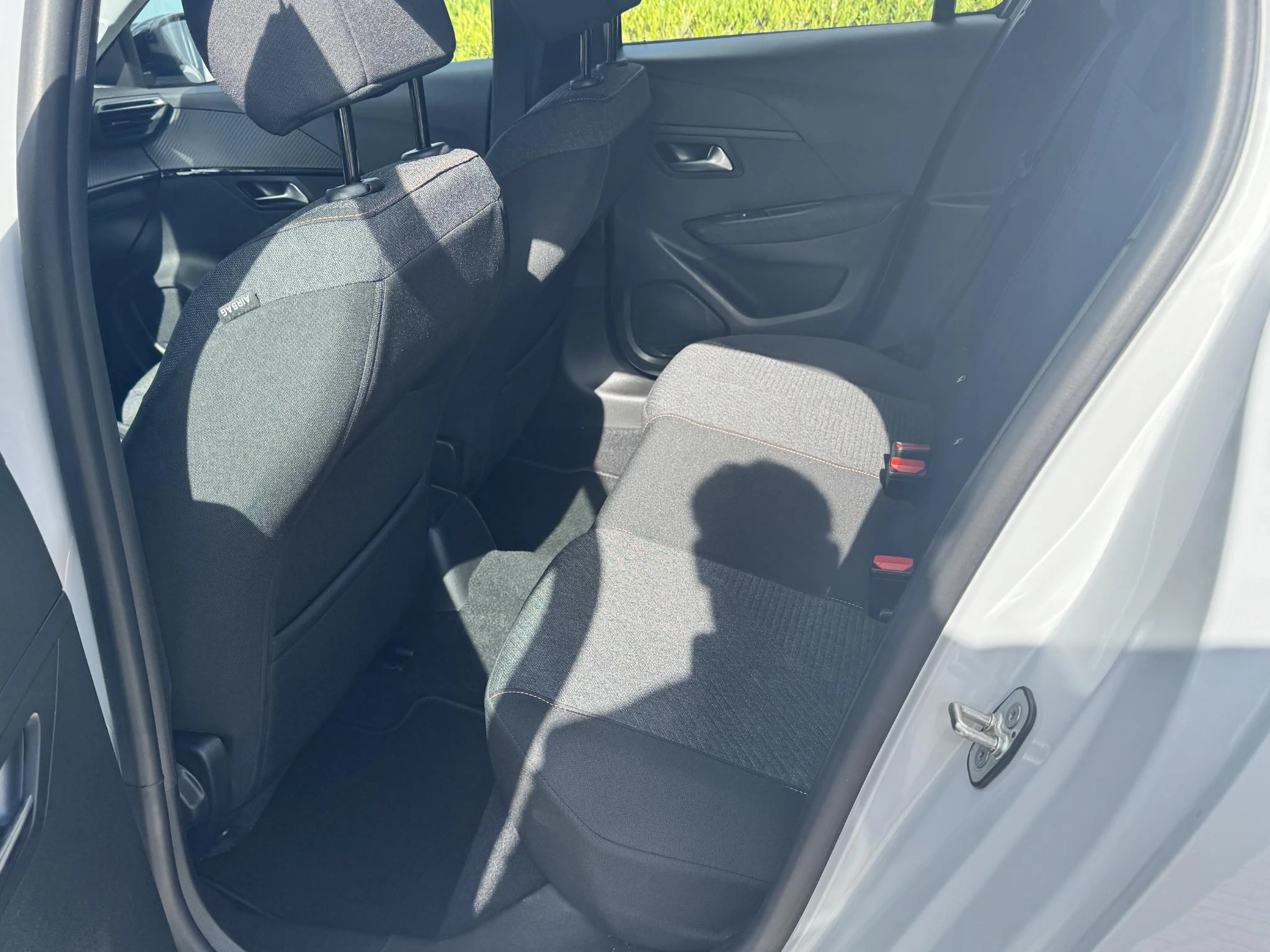 Peugeot-208-image-18