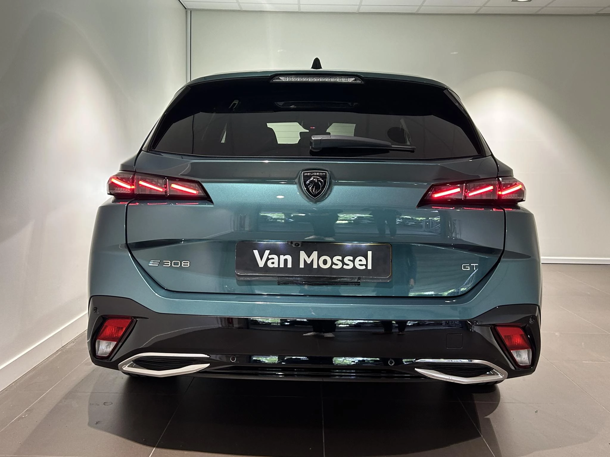 Peugeot e-308