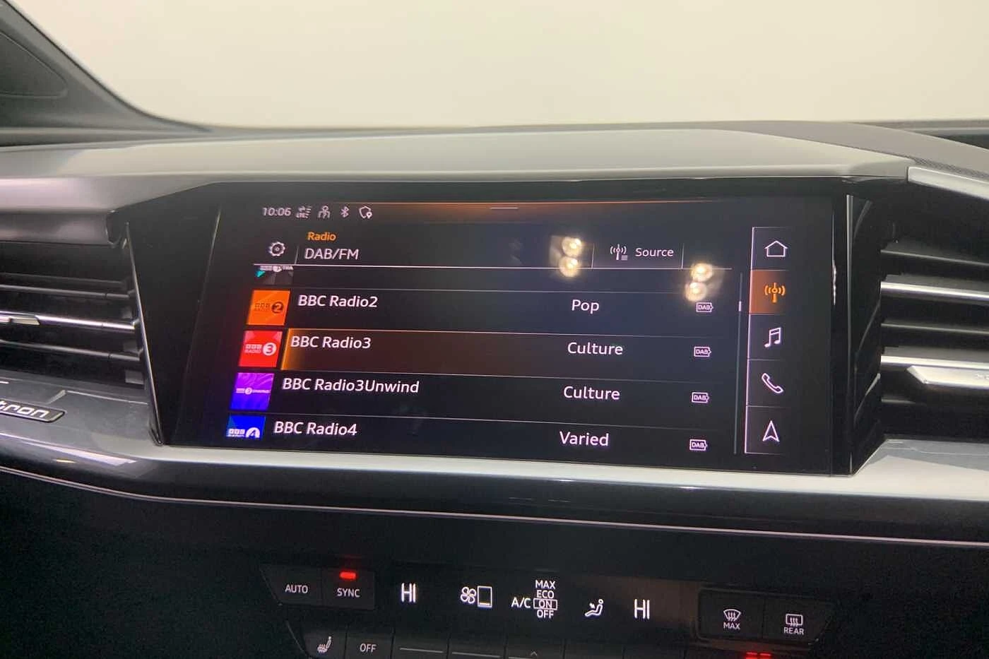 Audi-Q4 e-tron-image-19