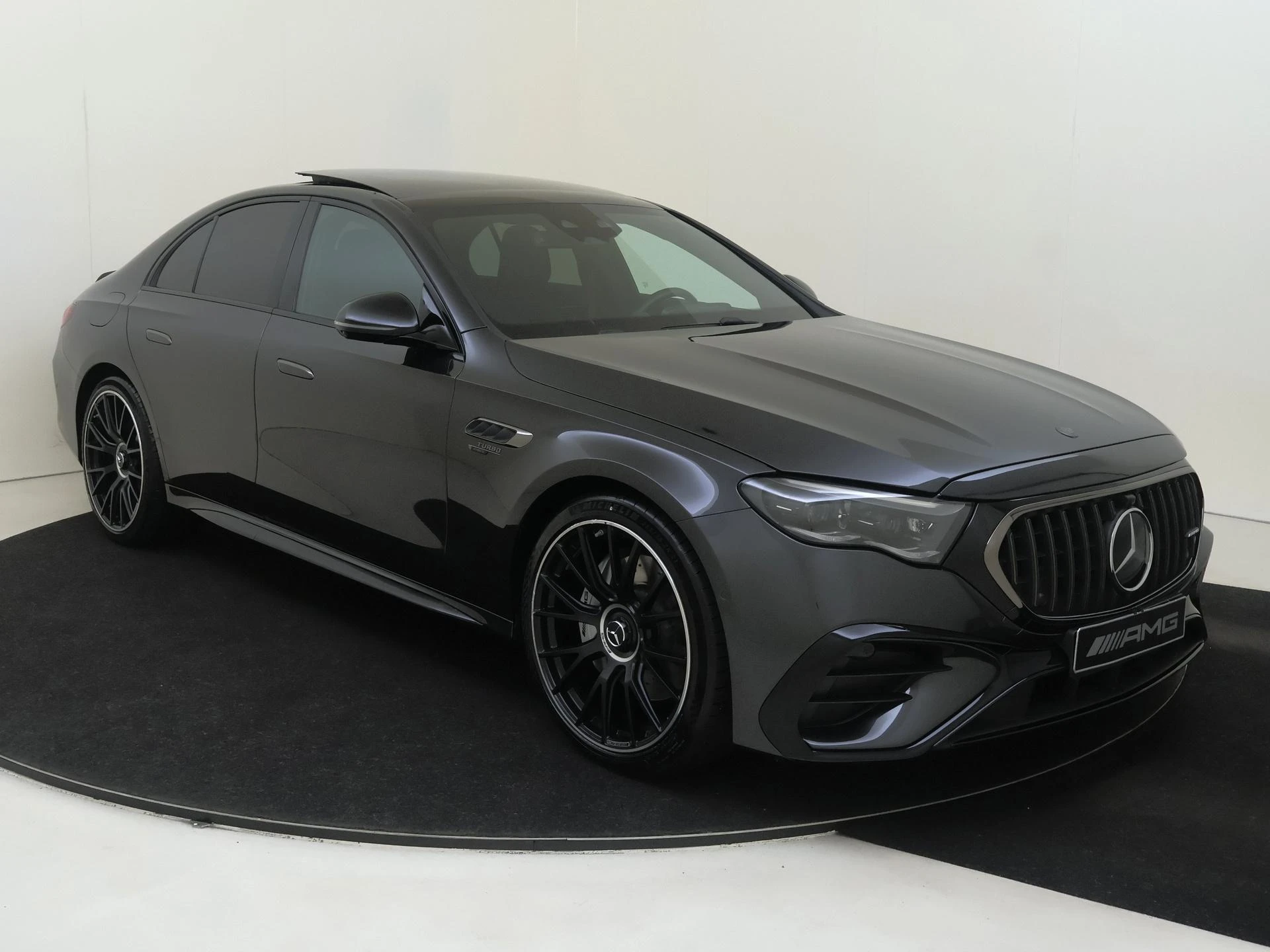 Mercedes-Benz-E-Klasse-image-1