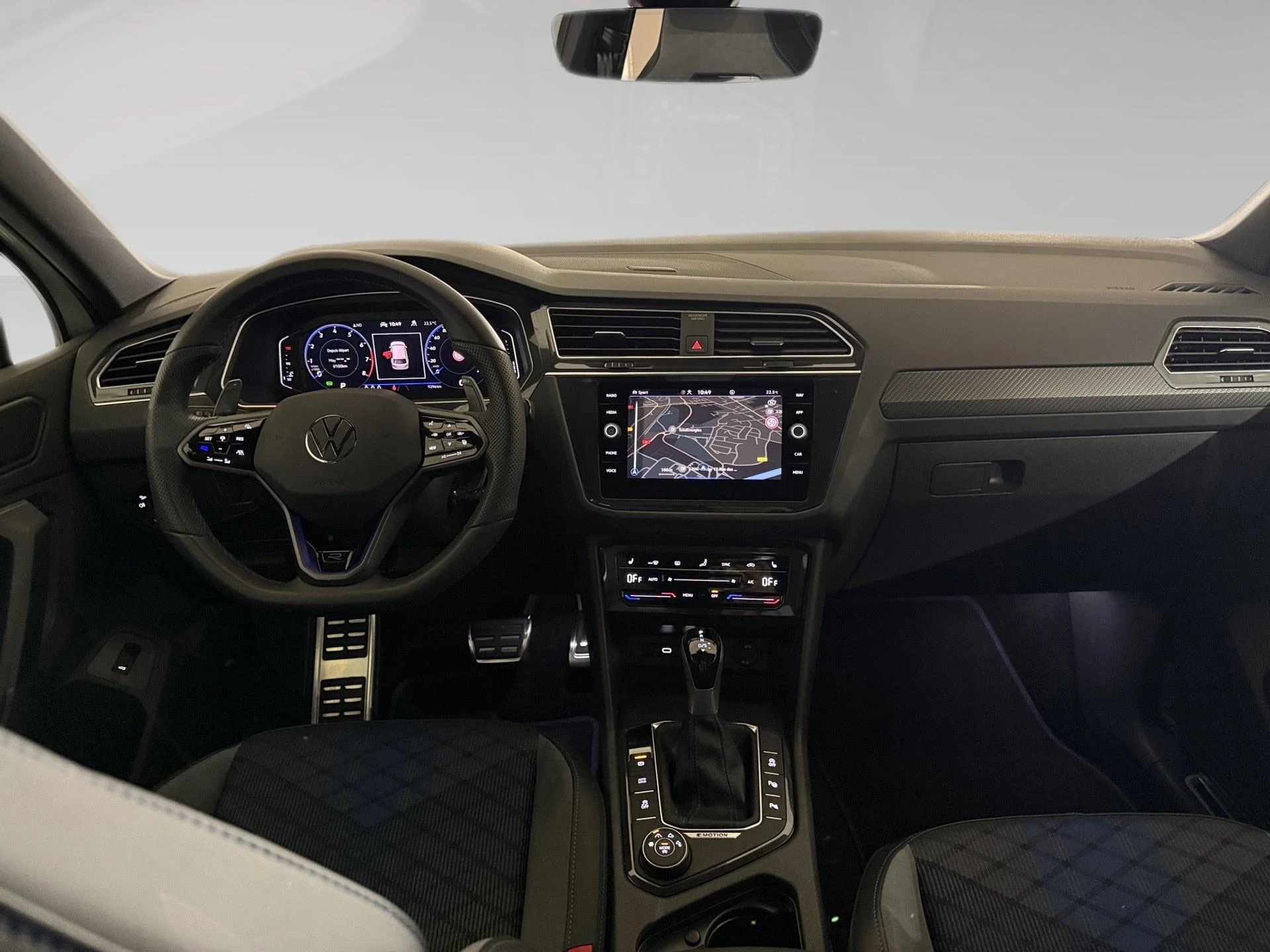 Volkswagen-Tiguan-image-4