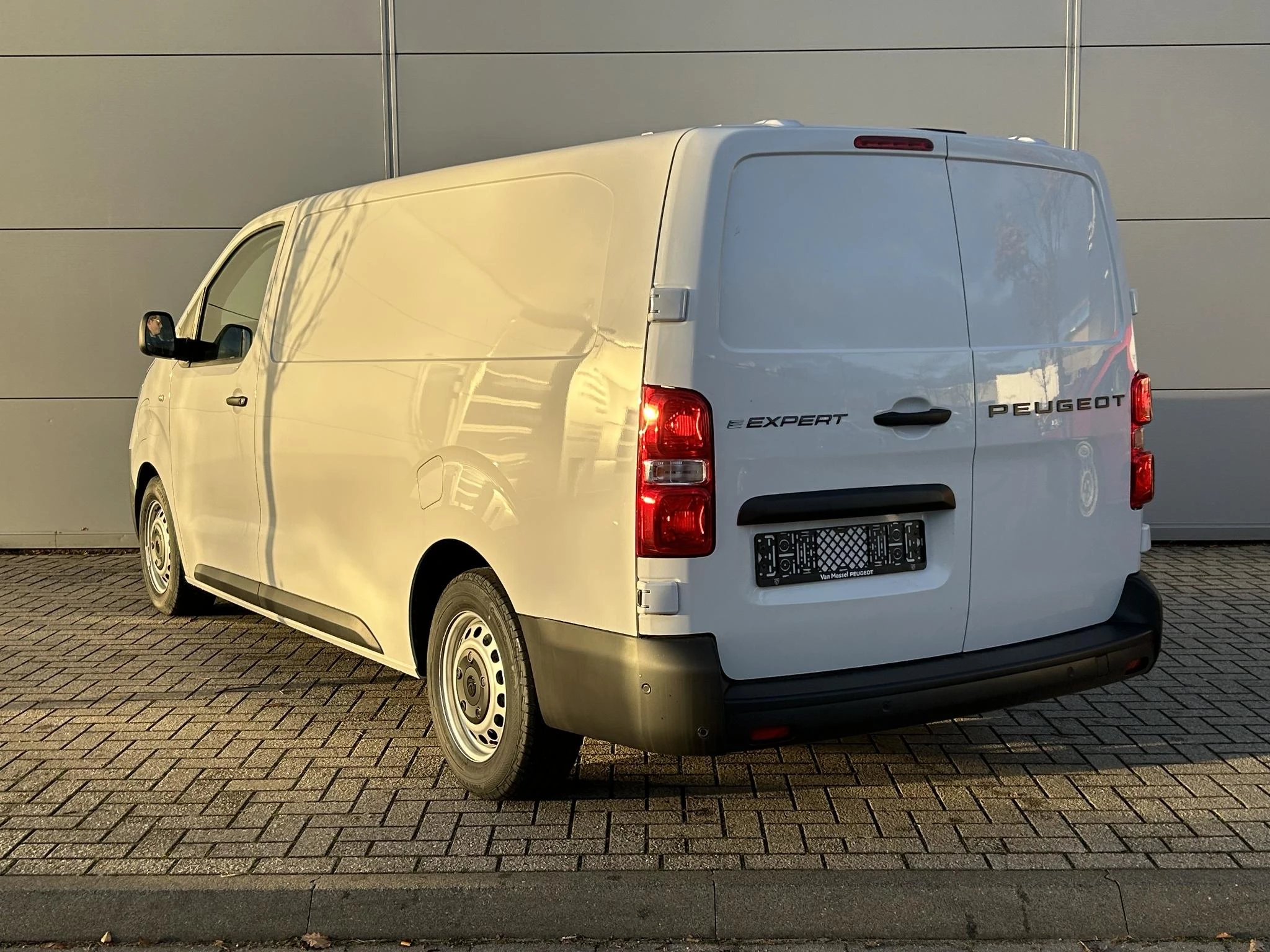 Peugeot-e-Expert-image-3