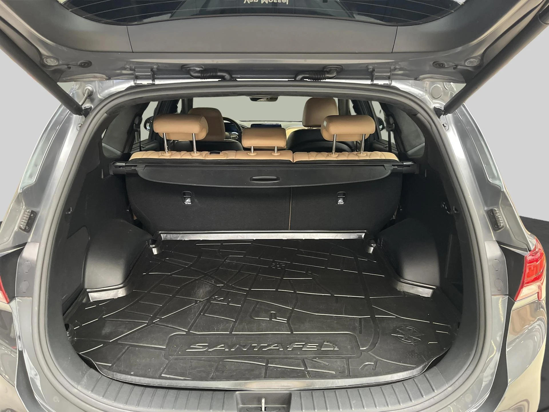 Hyundai-Santa Fe-image-6