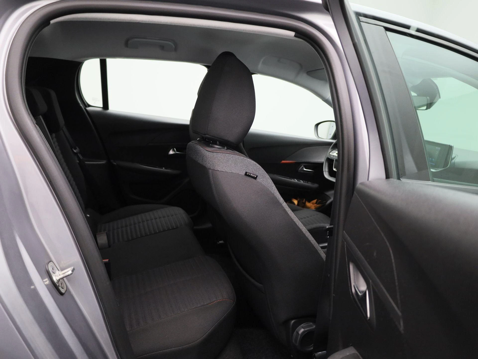 Peugeot-208-image-29