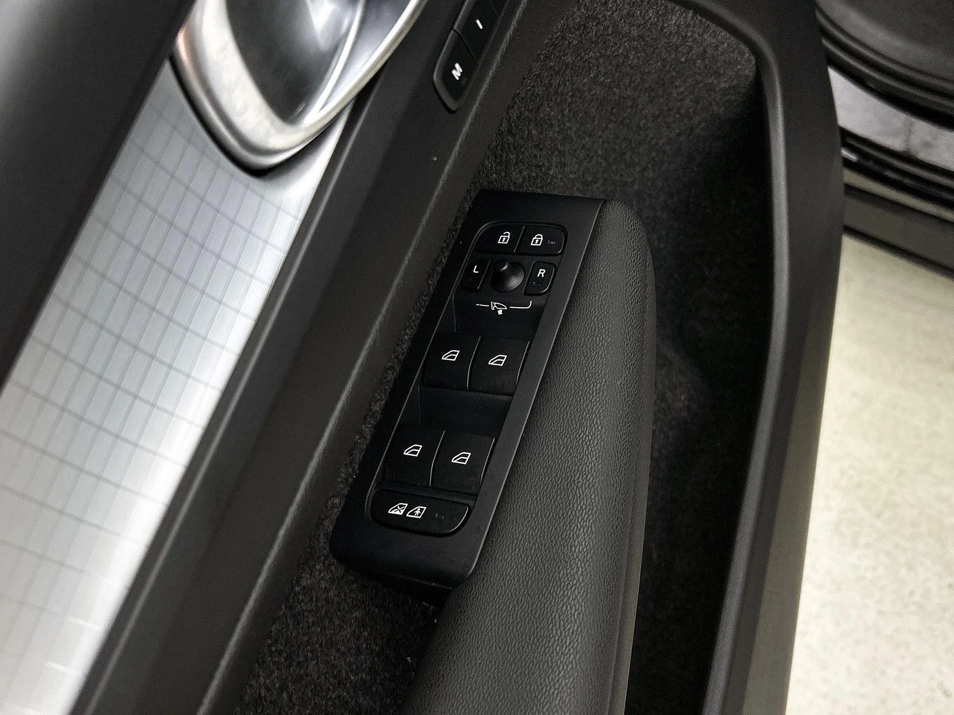 Volvo-XC40-image-24