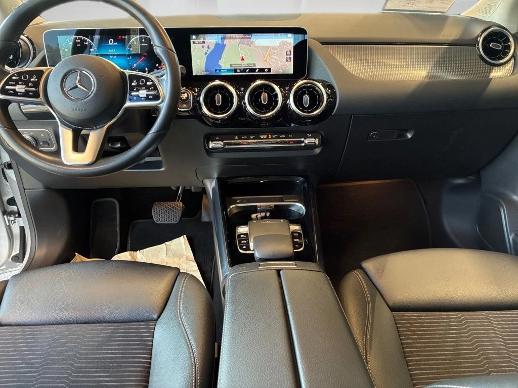 Mercedes-Benz-B-Klasse 220-image-10