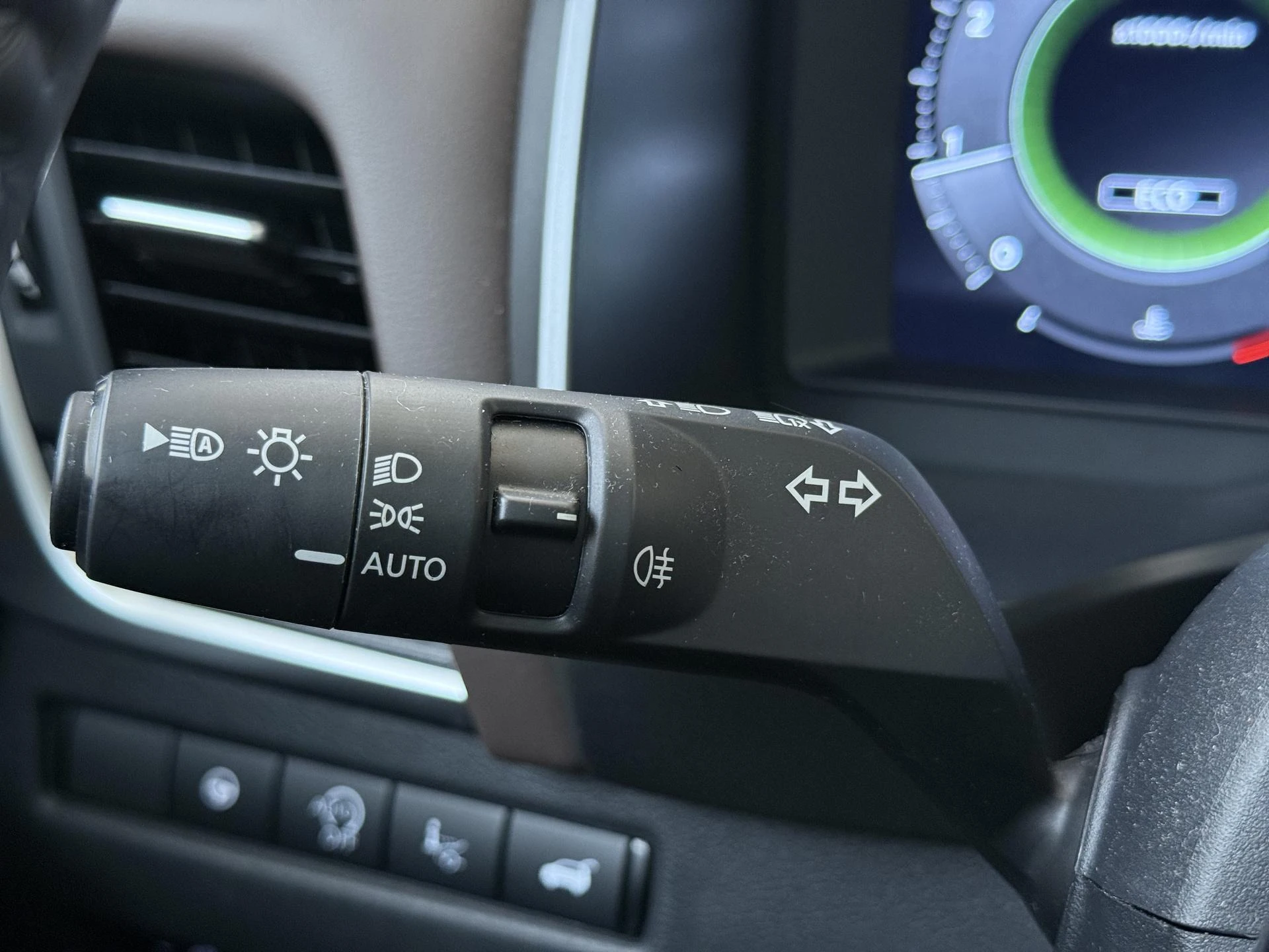 Nissan-QASHQAI-image-25