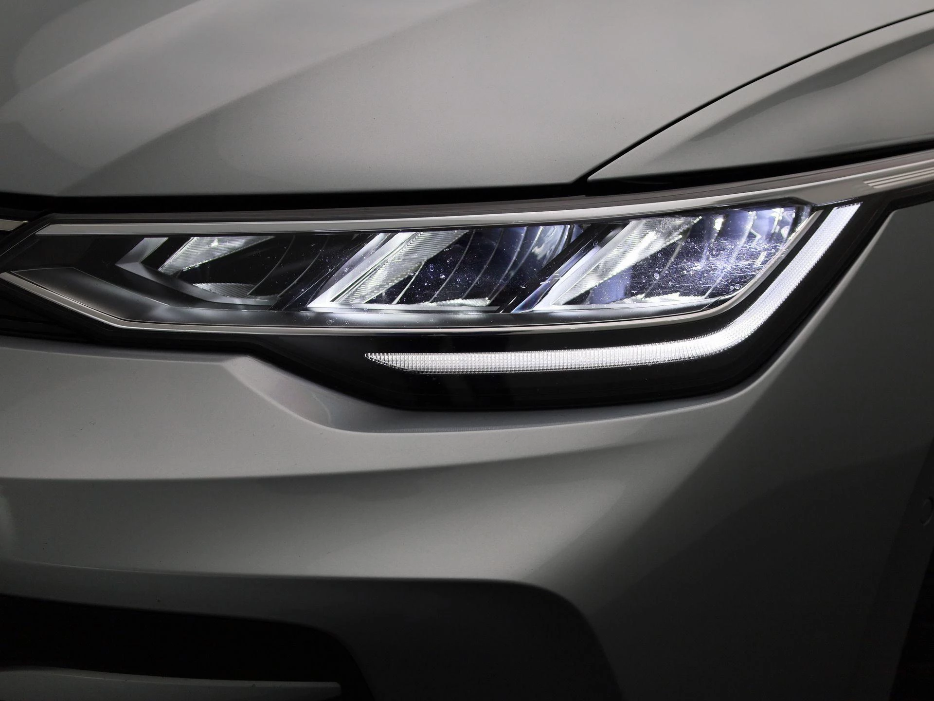 Volkswagen-Golf-image-12