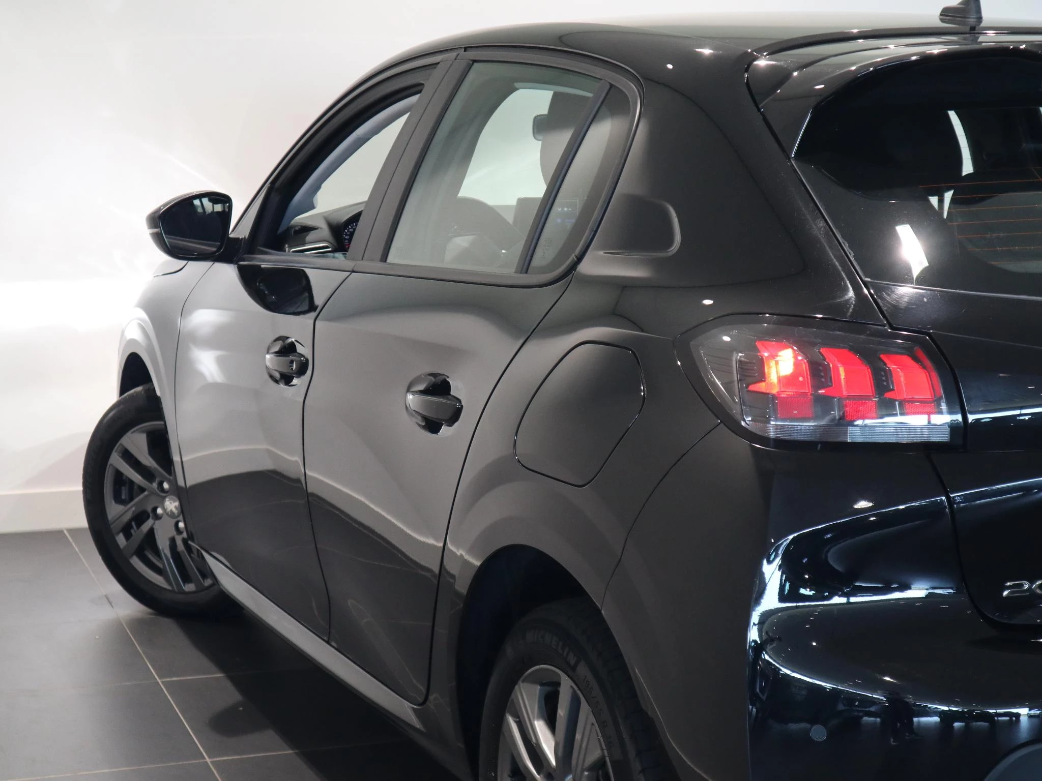 Peugeot-208-image-22