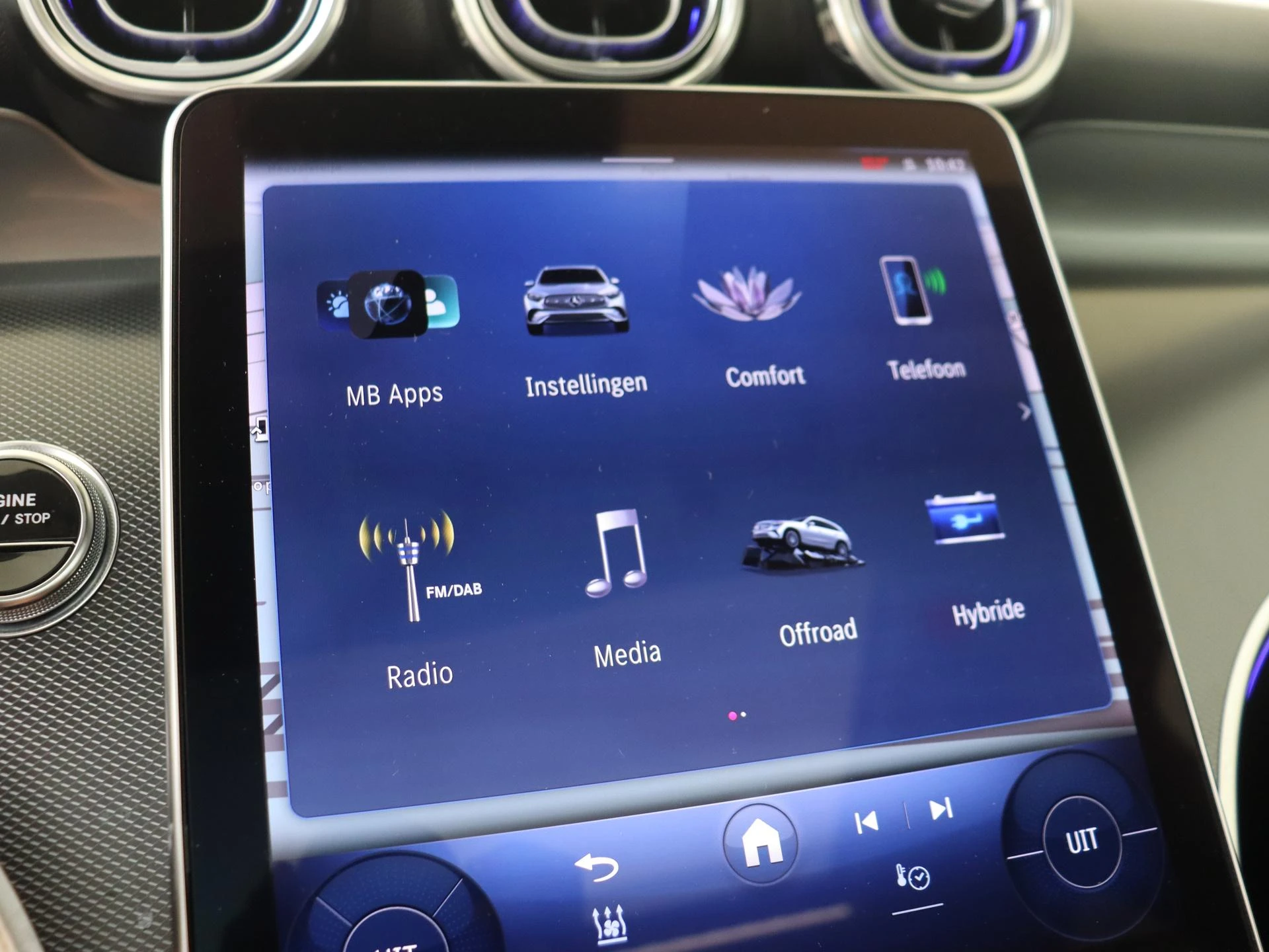 Mercedes-Benz-GLC-image-15