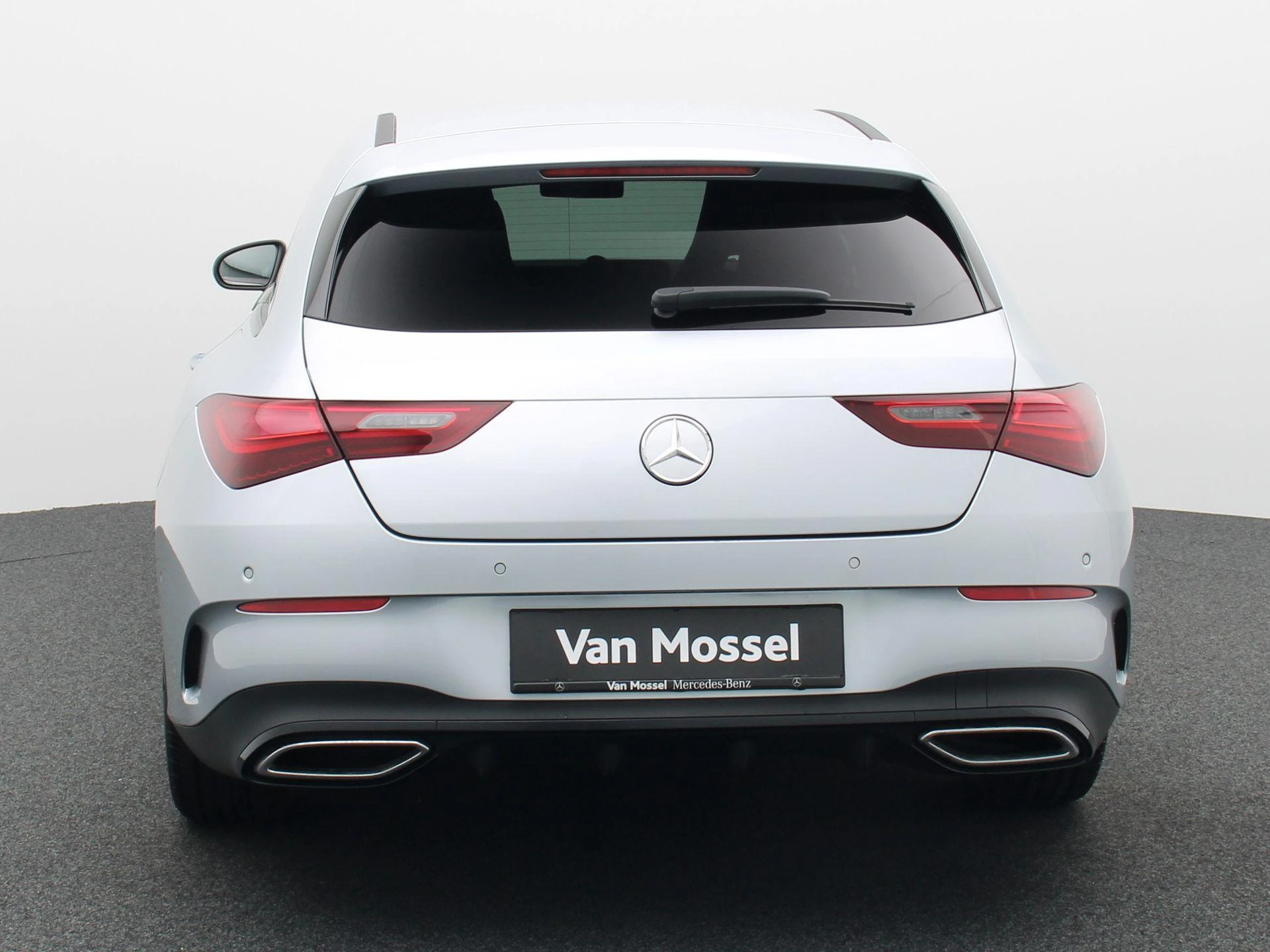 Mercedes-Benz-CLA-image-4