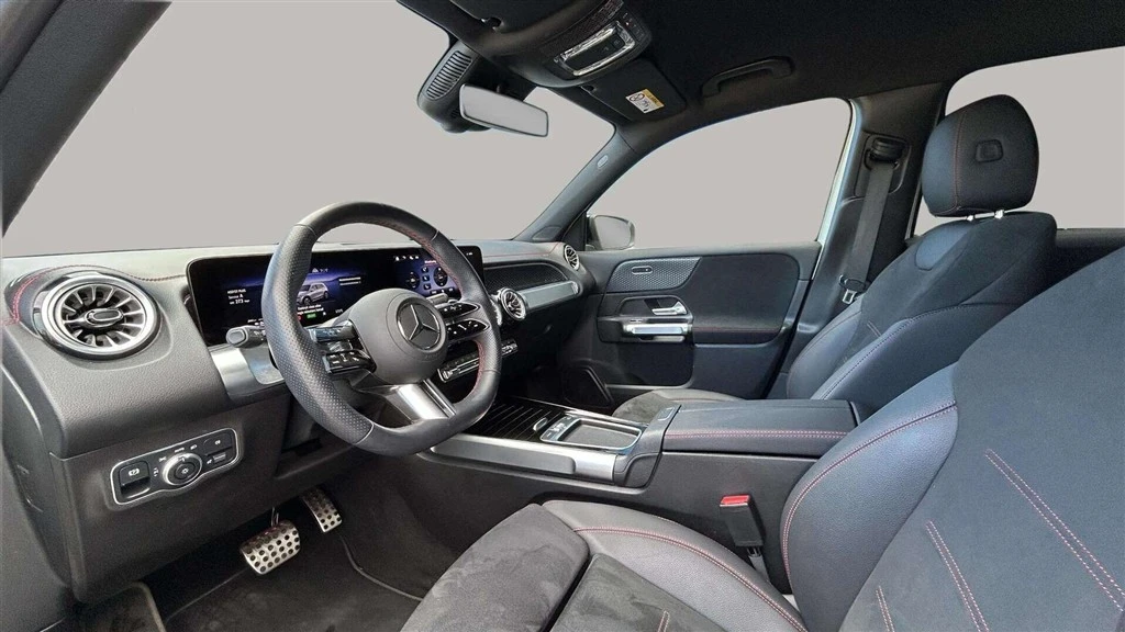 Mercedes-Benz-EQB-image-9