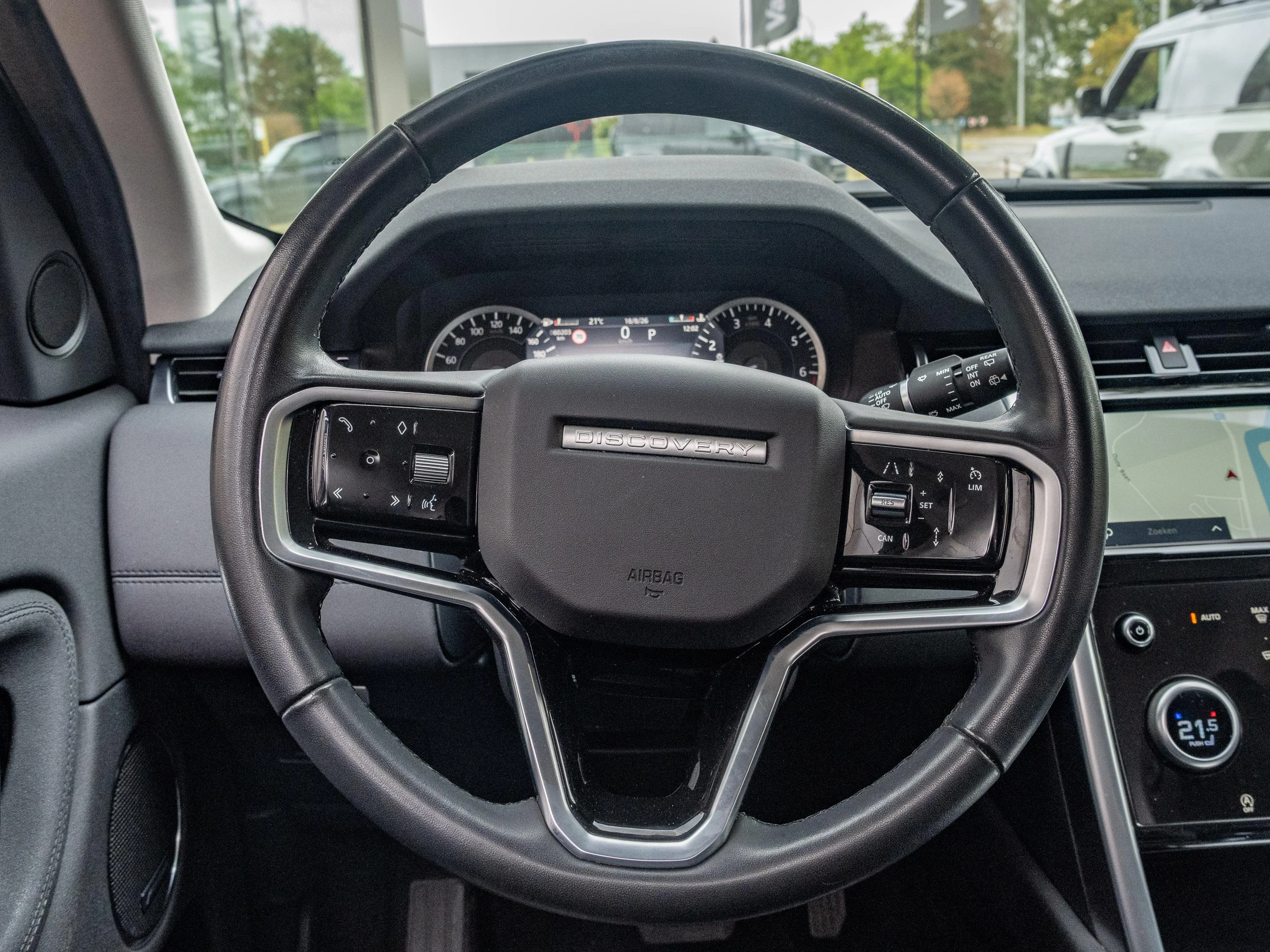 Land Rover-Discovery Sport-image-18