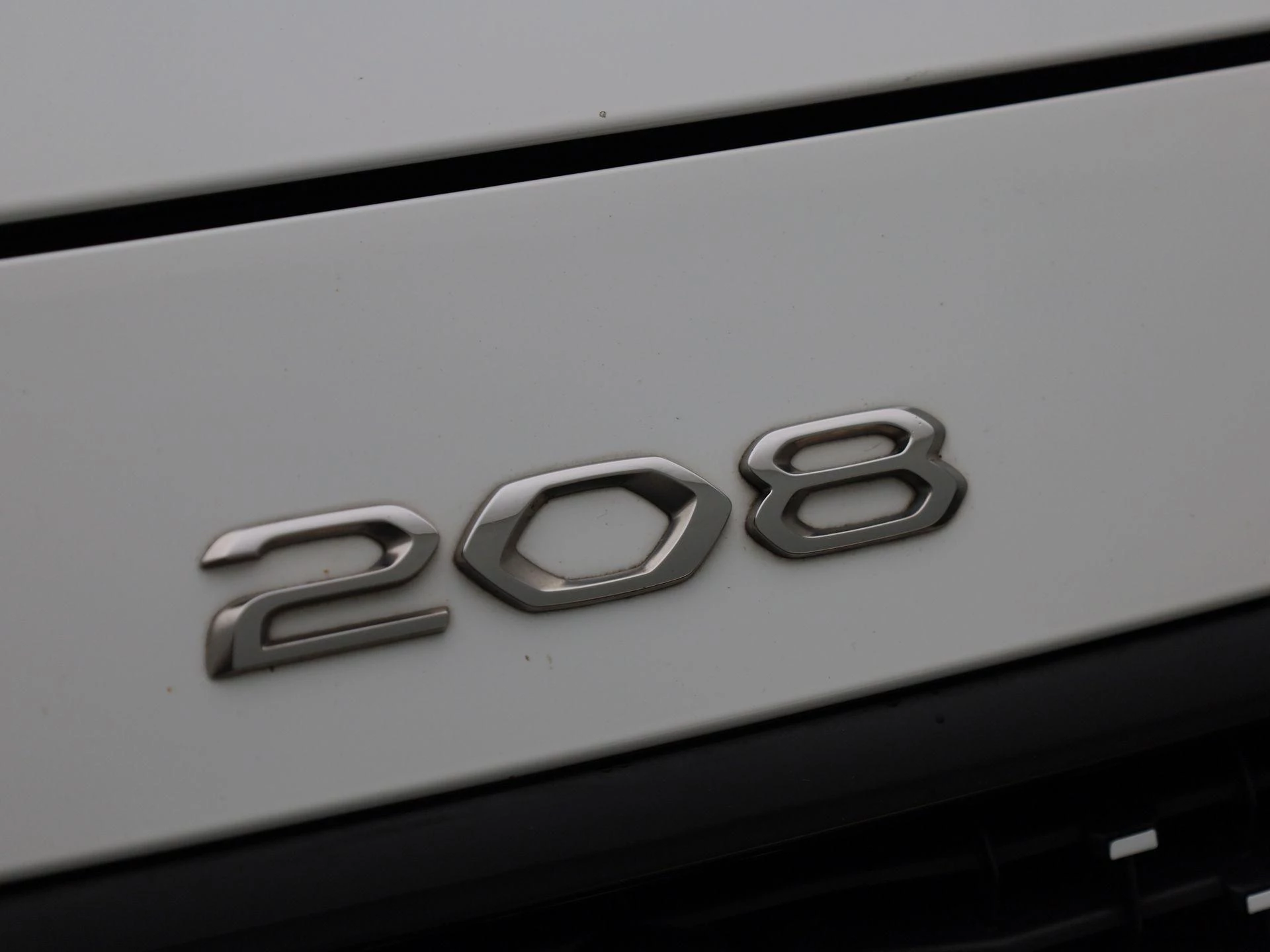 Peugeot-e-208-image-33
