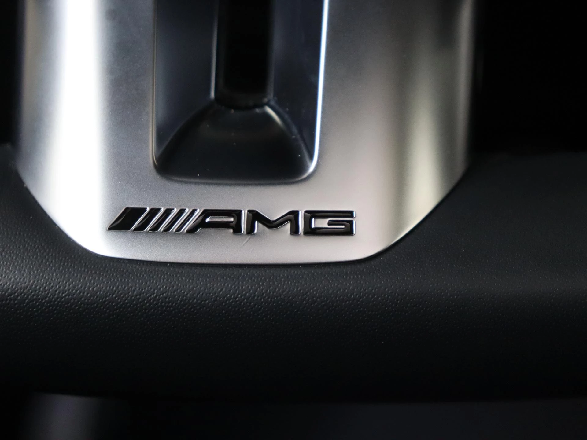 Mercedes-Benz-GLE-image-23