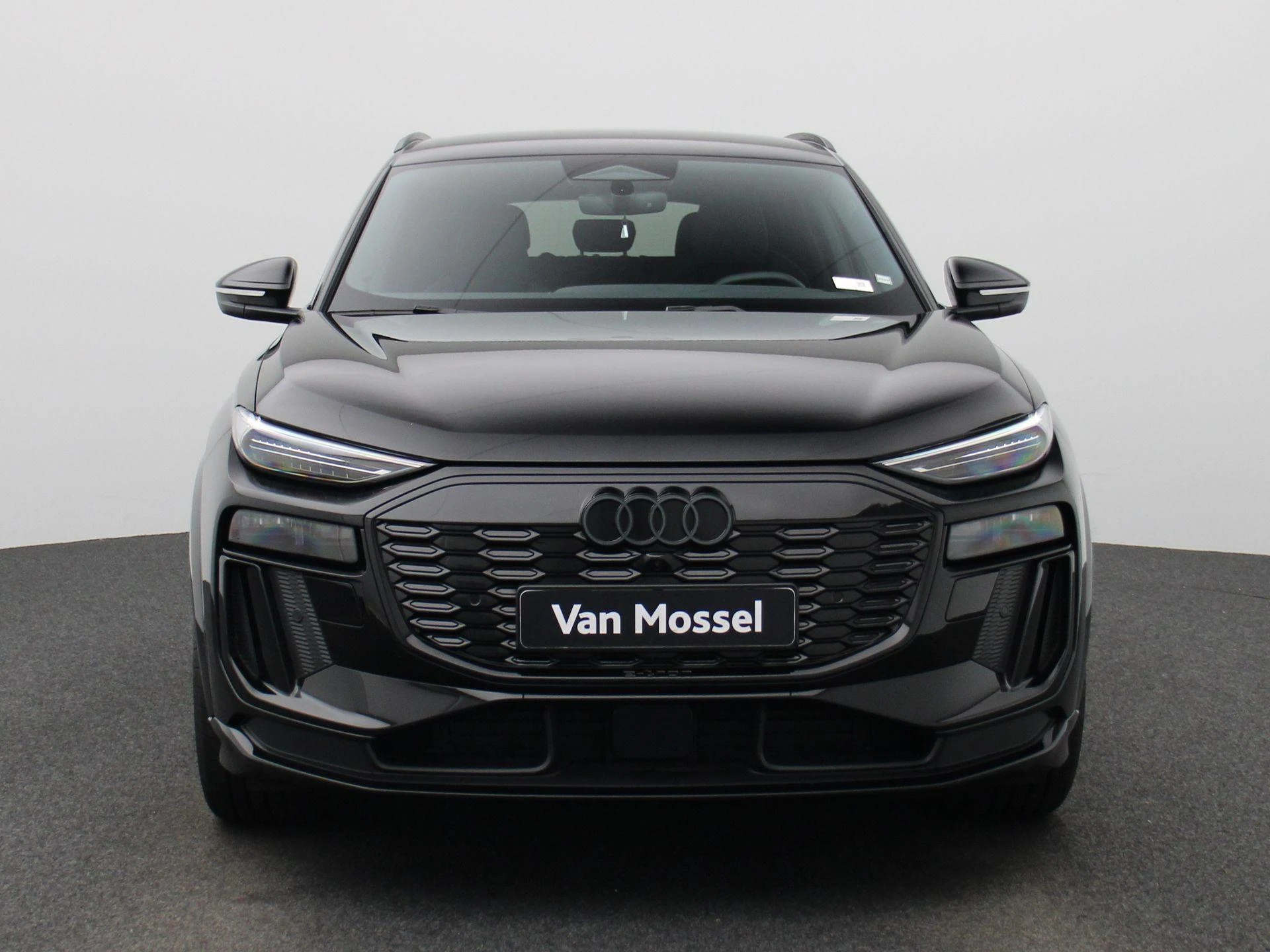 Audi-Q6 e-tron-image-1