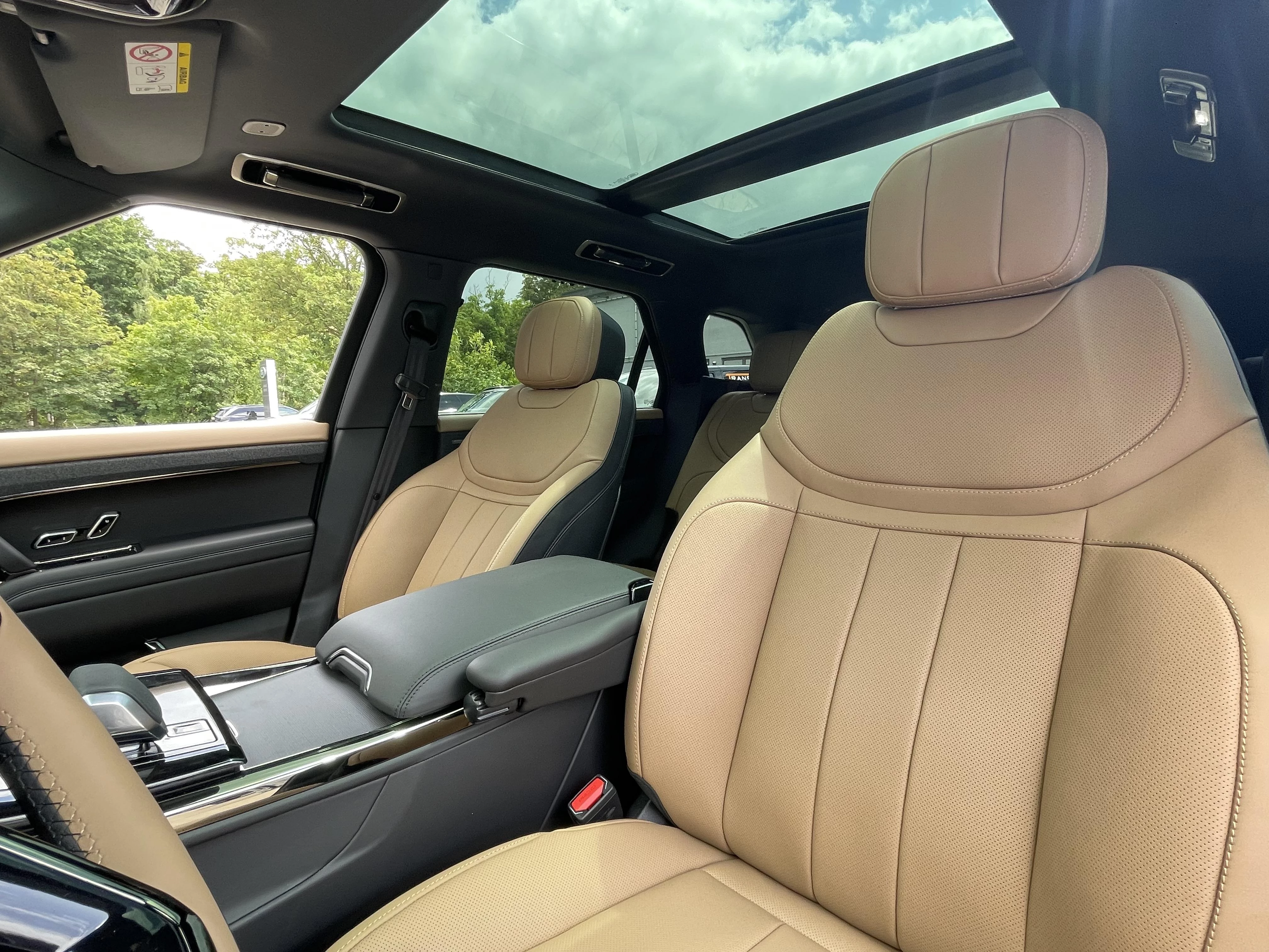 Land Rover-Range Rover Sport-image-1