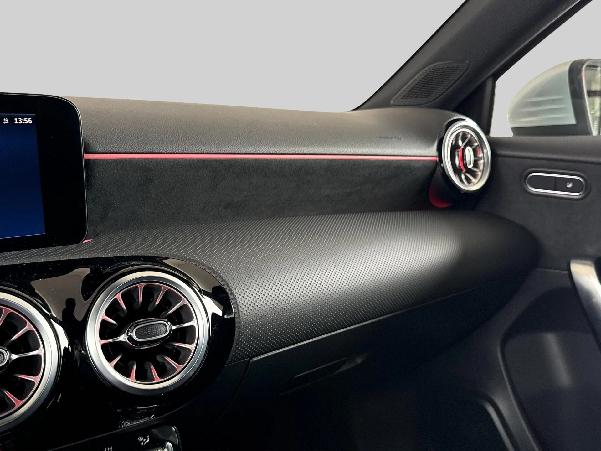 Mercedes-Benz Classe A 250 e AMG Line - TREKHAAK - MULTIBEAM LED - CARPLAY - 360° CAMERA