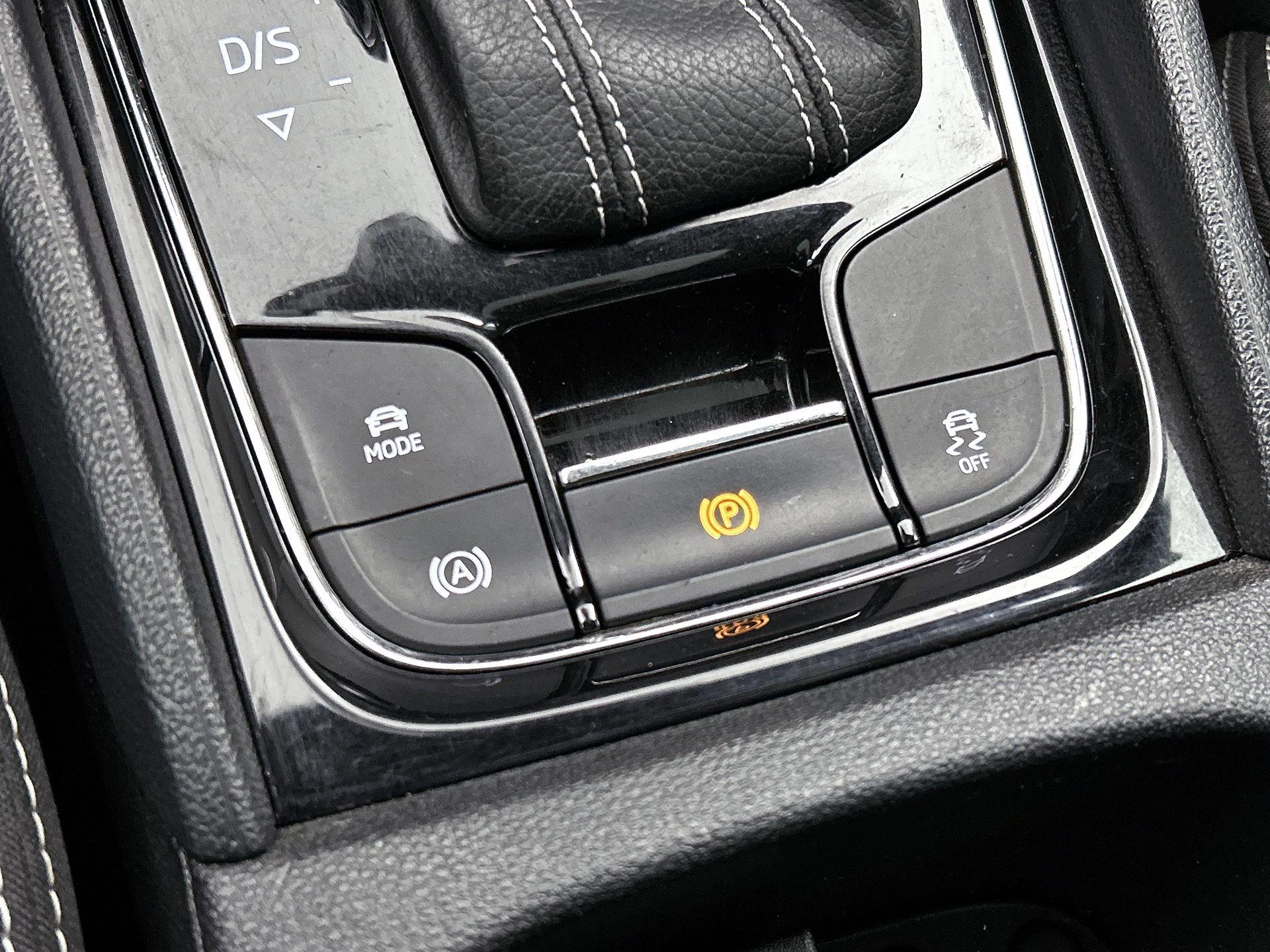 Škoda Karoq 1.5 TSI ACT Sportline Business