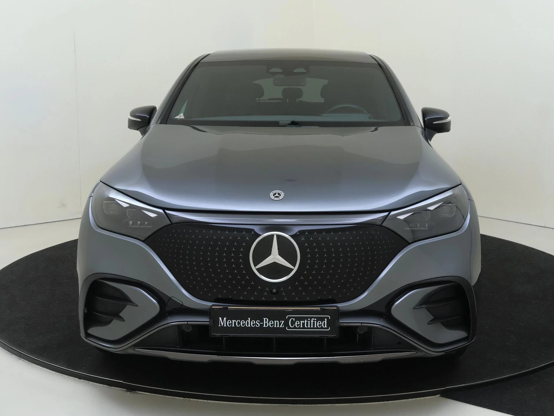 Mercedes-Benz-EQE-image-5