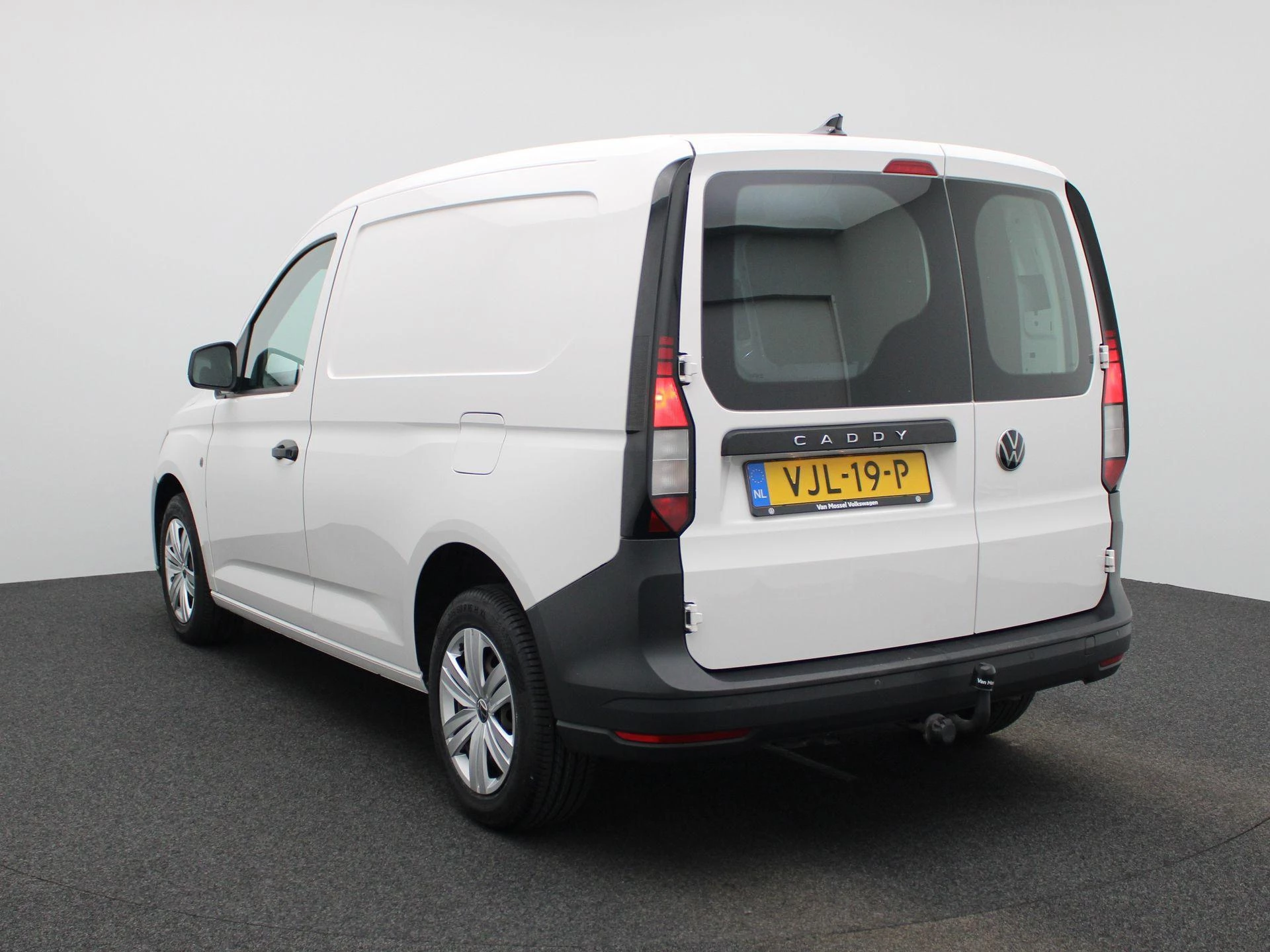 Volkswagen-Caddy-image-1