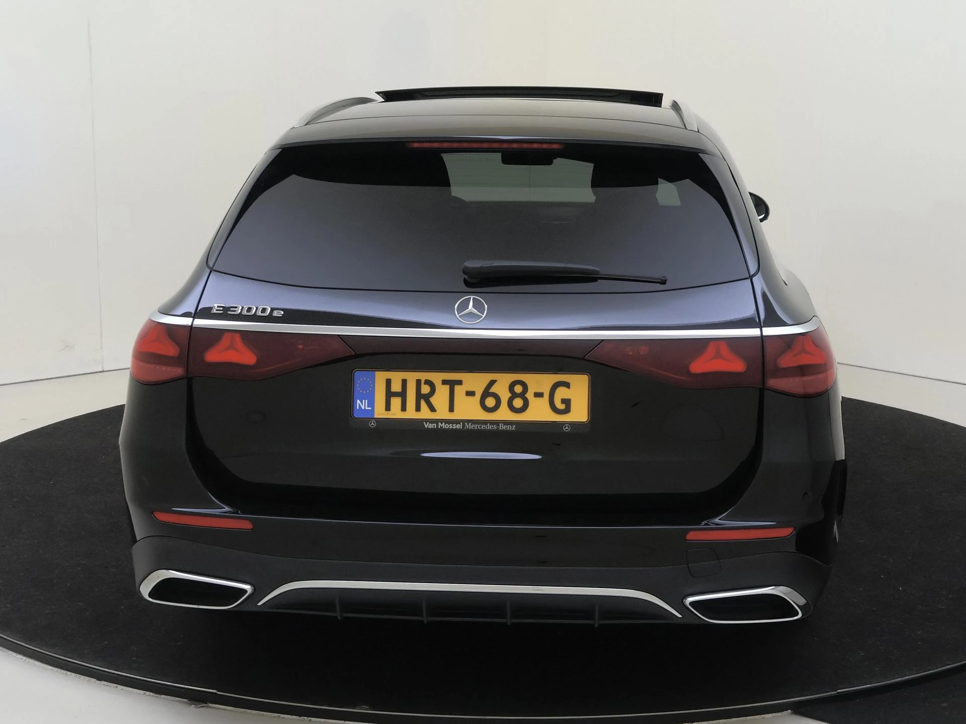 Mercedes-Benz-E-Klasse-image-6