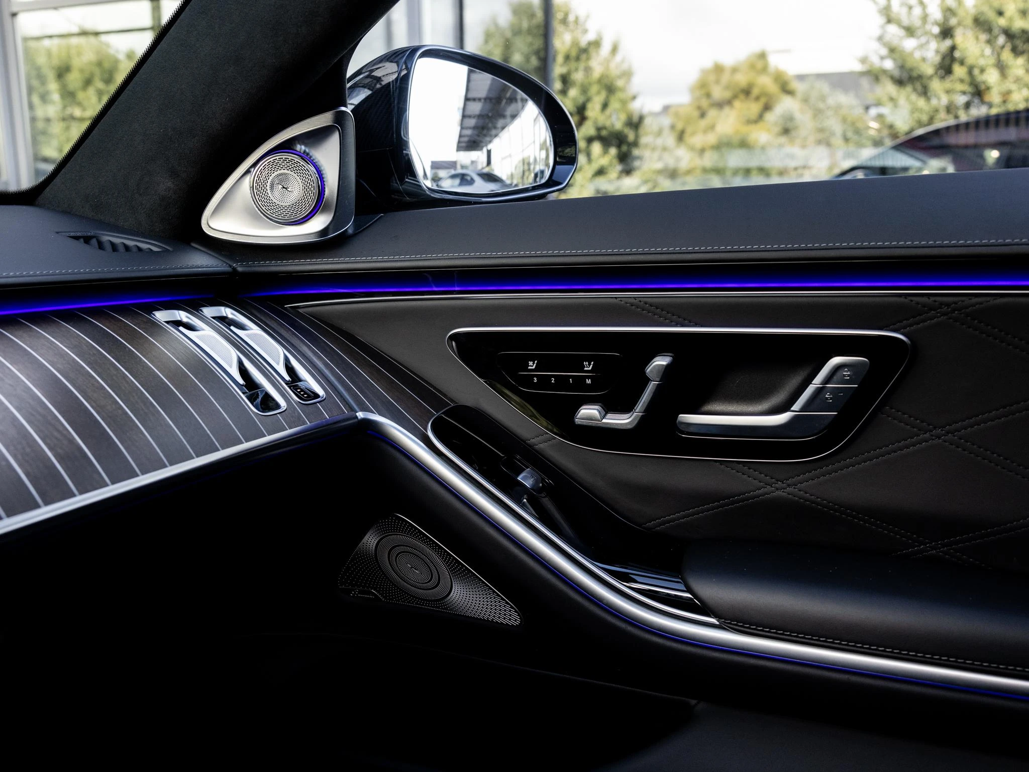 Mercedes-Benz-S-Klasse-image-63