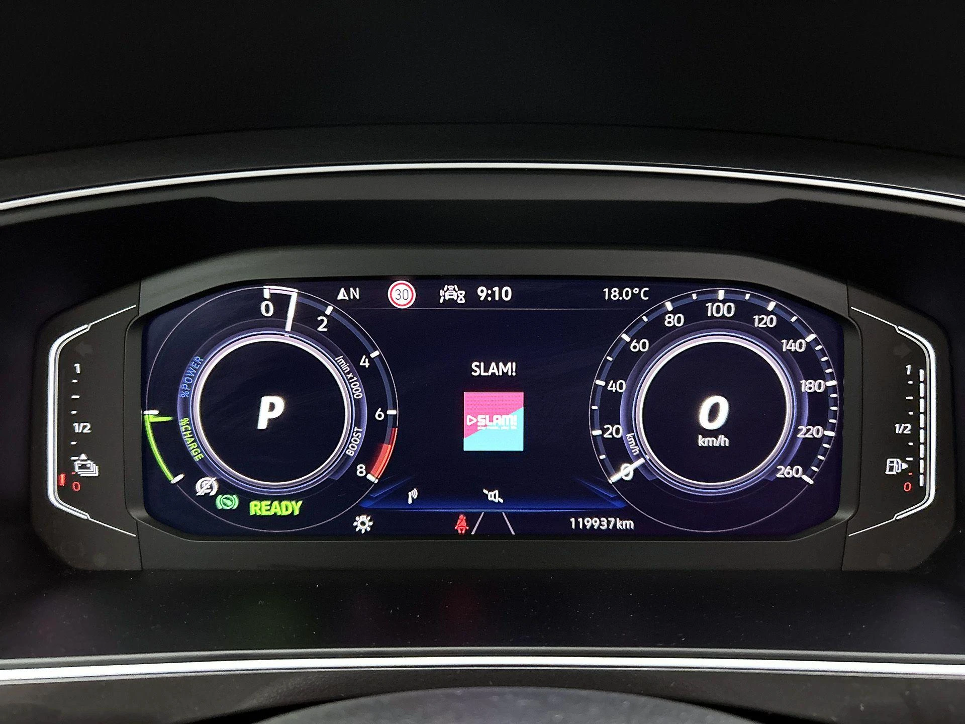 Volkswagen-Tiguan-image-18