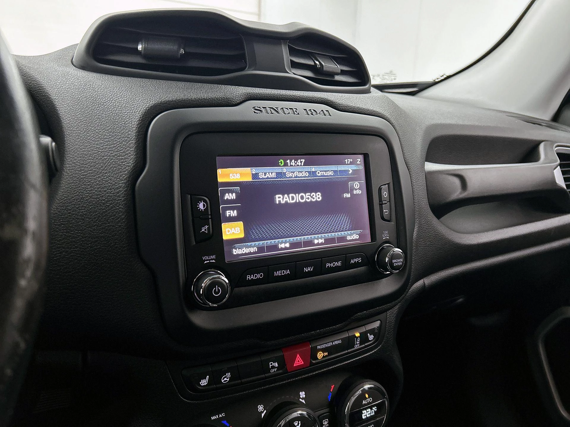 Jeep-Renegade-image-37