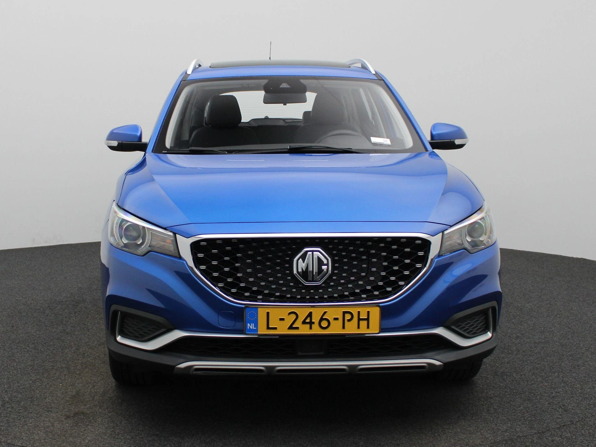 MG-ZS EV-image-2