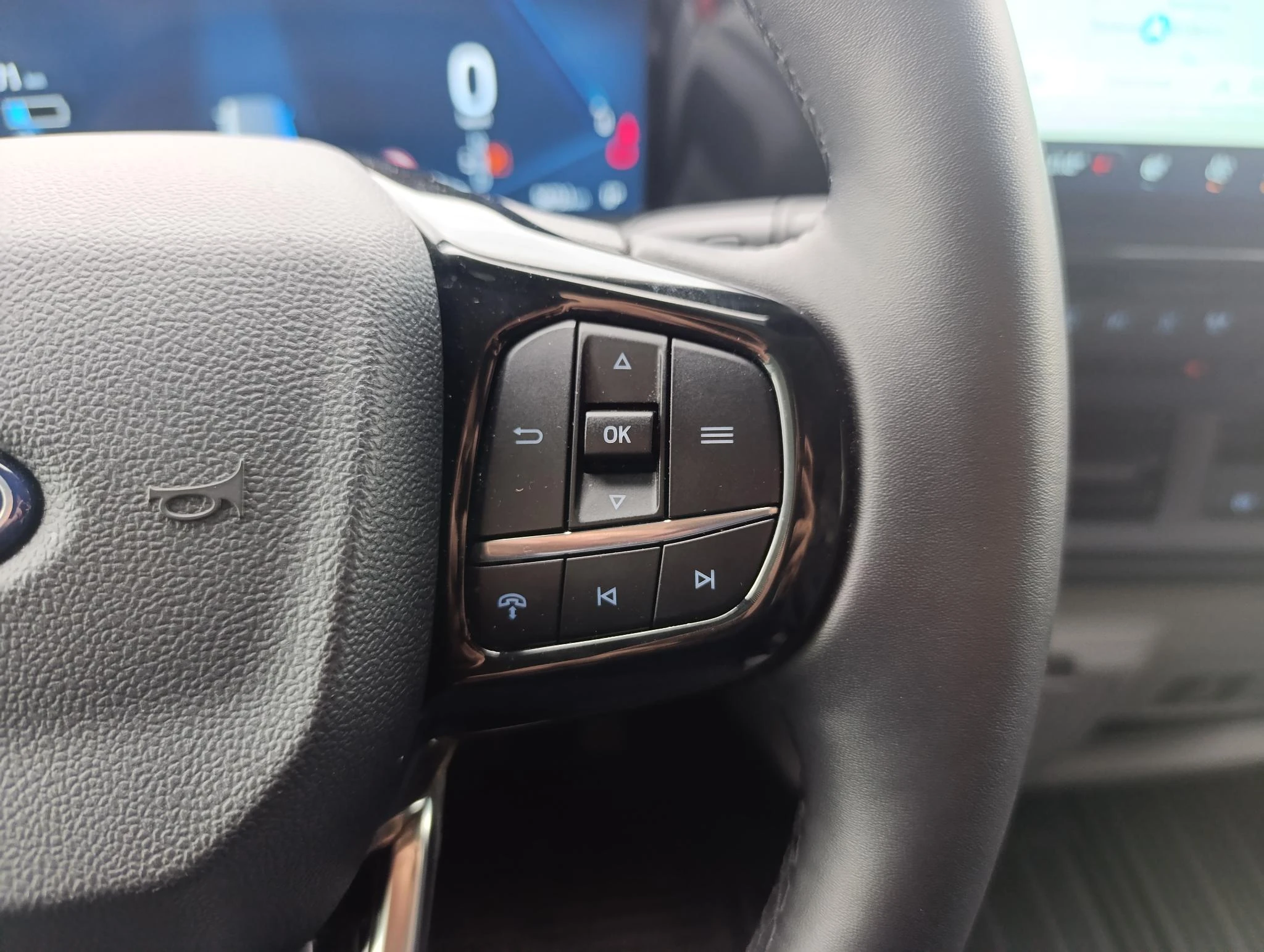 Ford-E-Transit-image-18