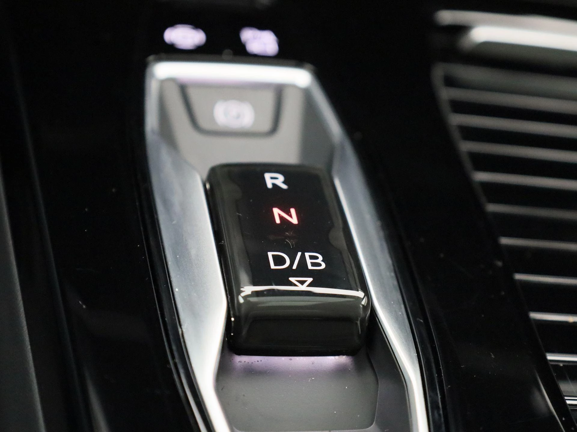 Audi-Q6 e-tron-image-19