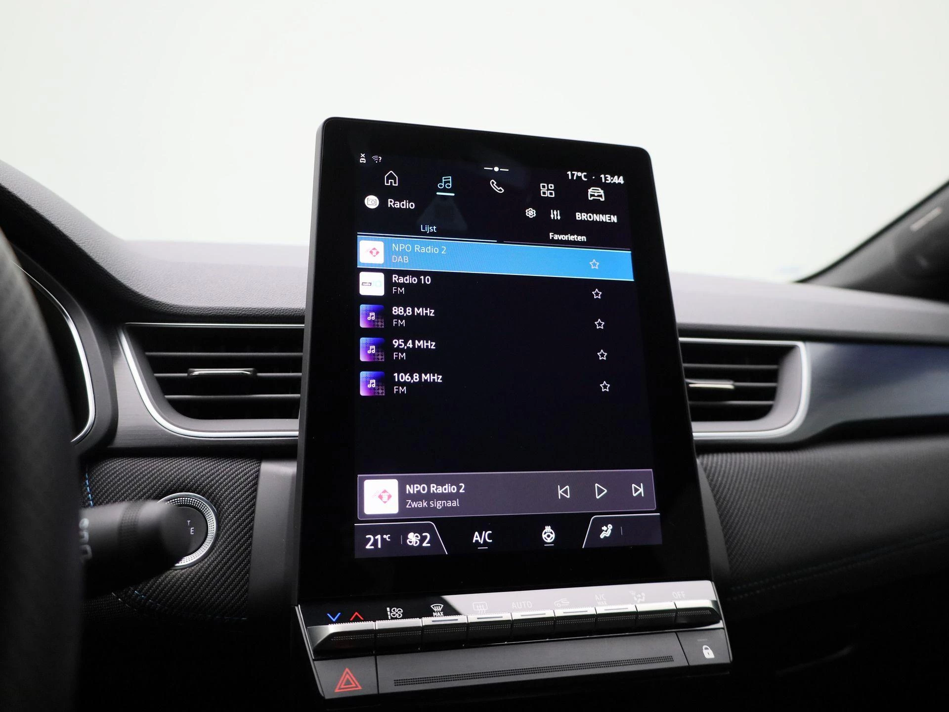 Renault-Captur-image-27